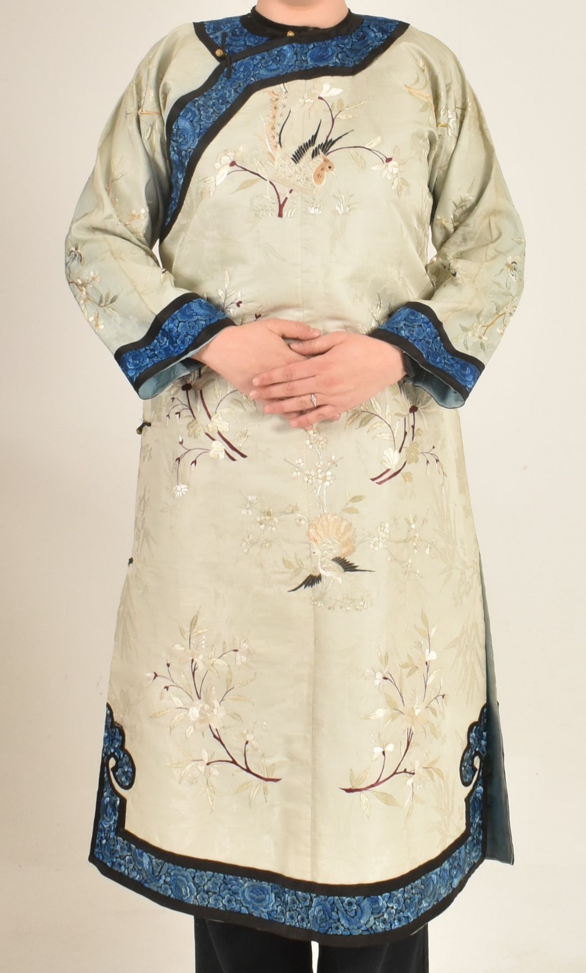 CHINESE HAND EMBROIDERED CHEONGSAM DRESS 锦雀凤凰绣花旗袍 - Image 12 of 14