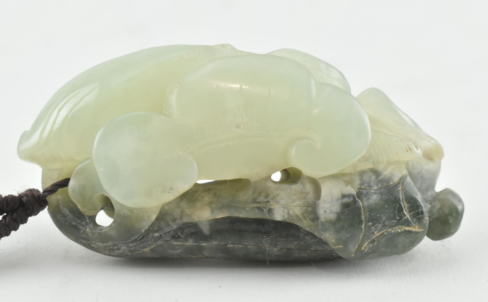 JADE FIGURE OF A FISH WITH LOTUS AND RUYI 年年有余，年年如意玉佩 - Image 2 of 4