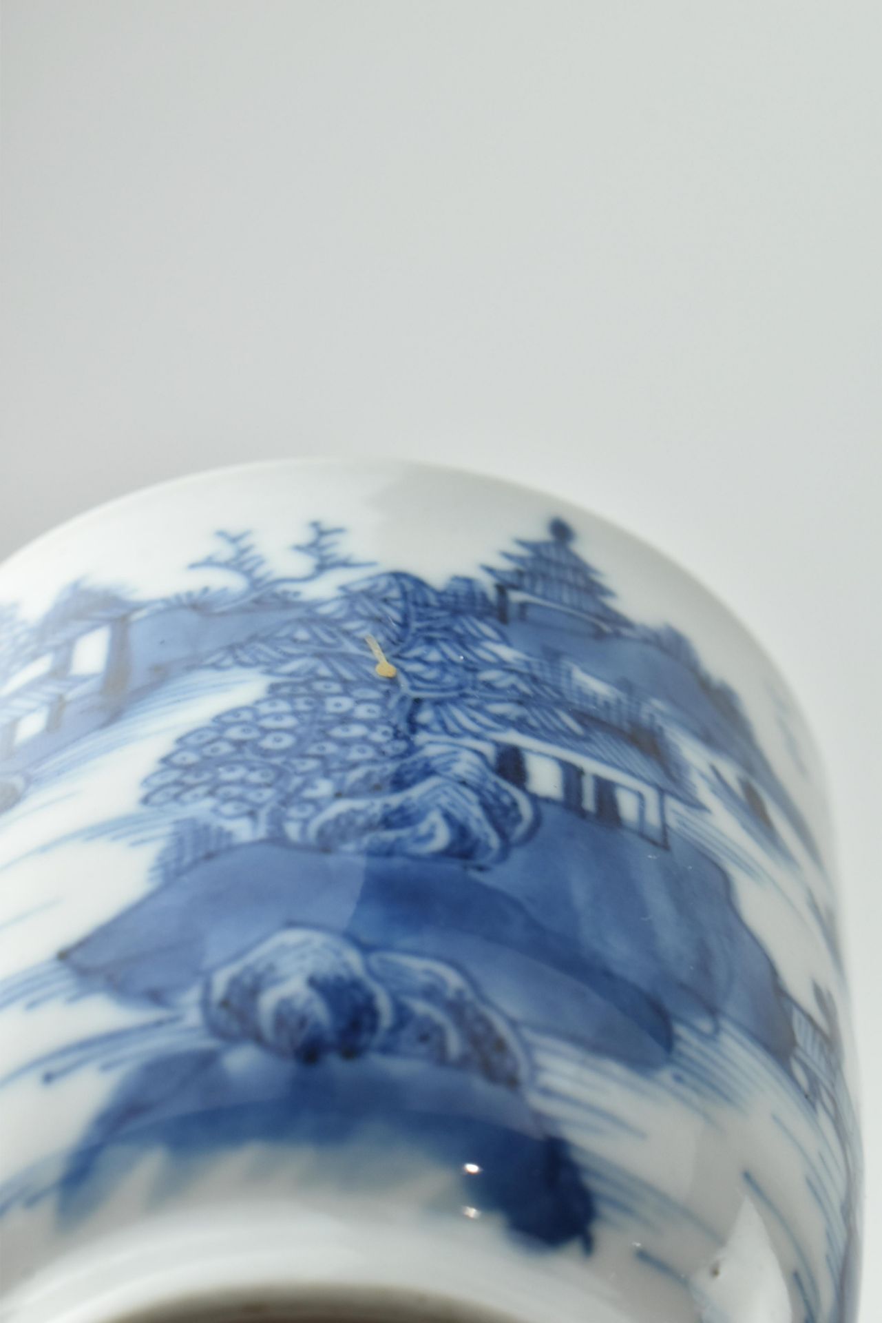 THREE 18/19TH CENTURY CHINESE BLUE AND WHITE CUPS 清 青花山水杯 - Image 9 of 9