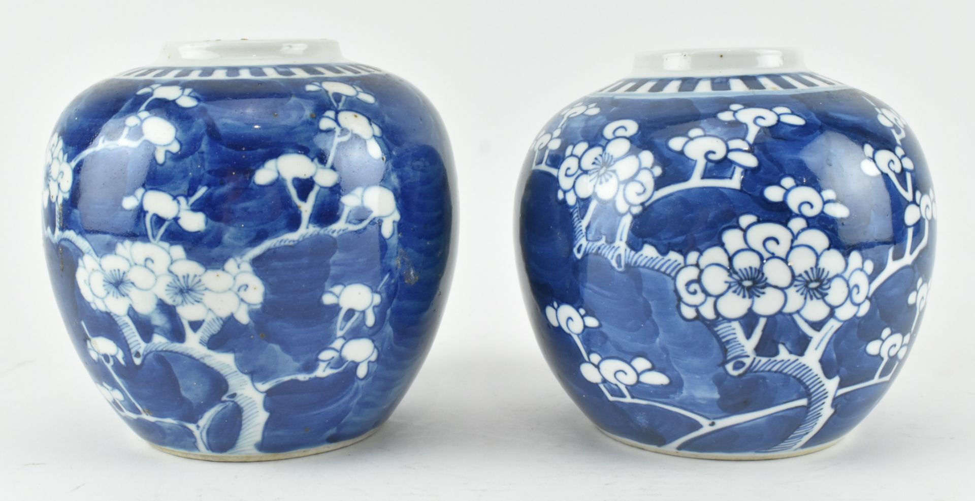 PAIR OF QING DYNASTY PRUNUS GINGER JARS 清 梅花罐