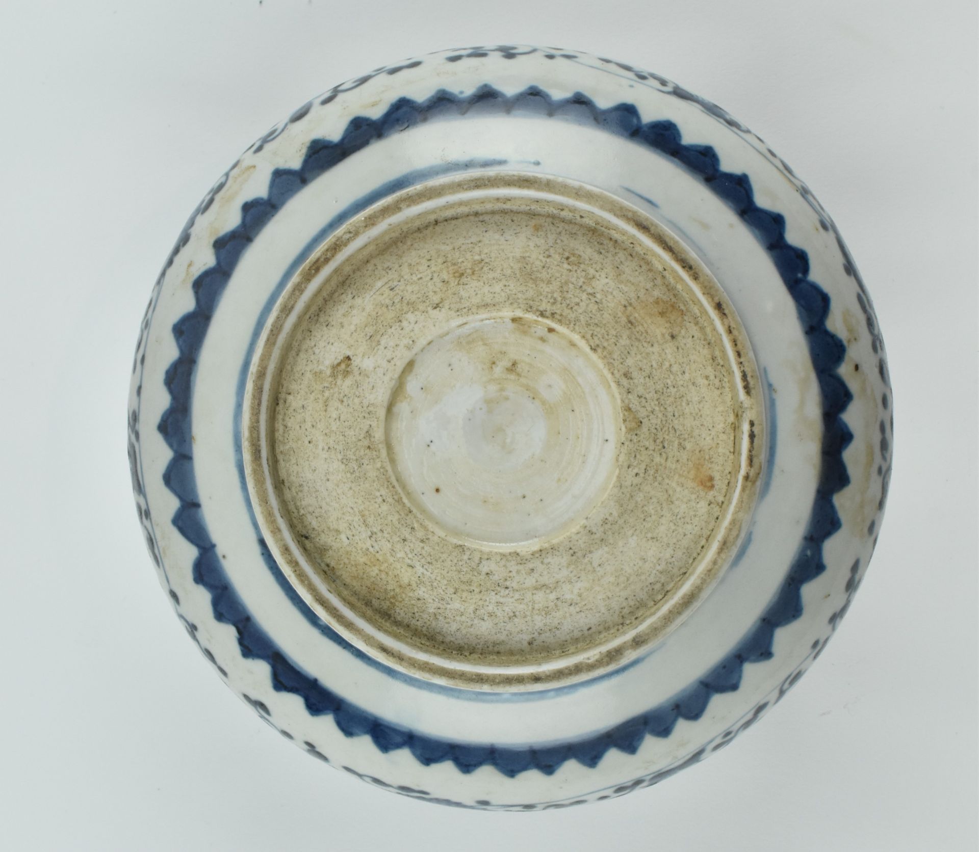 QING DYNASTY BLUE AND WHITE CENSER 清 缠枝莲香炉 - Image 6 of 6