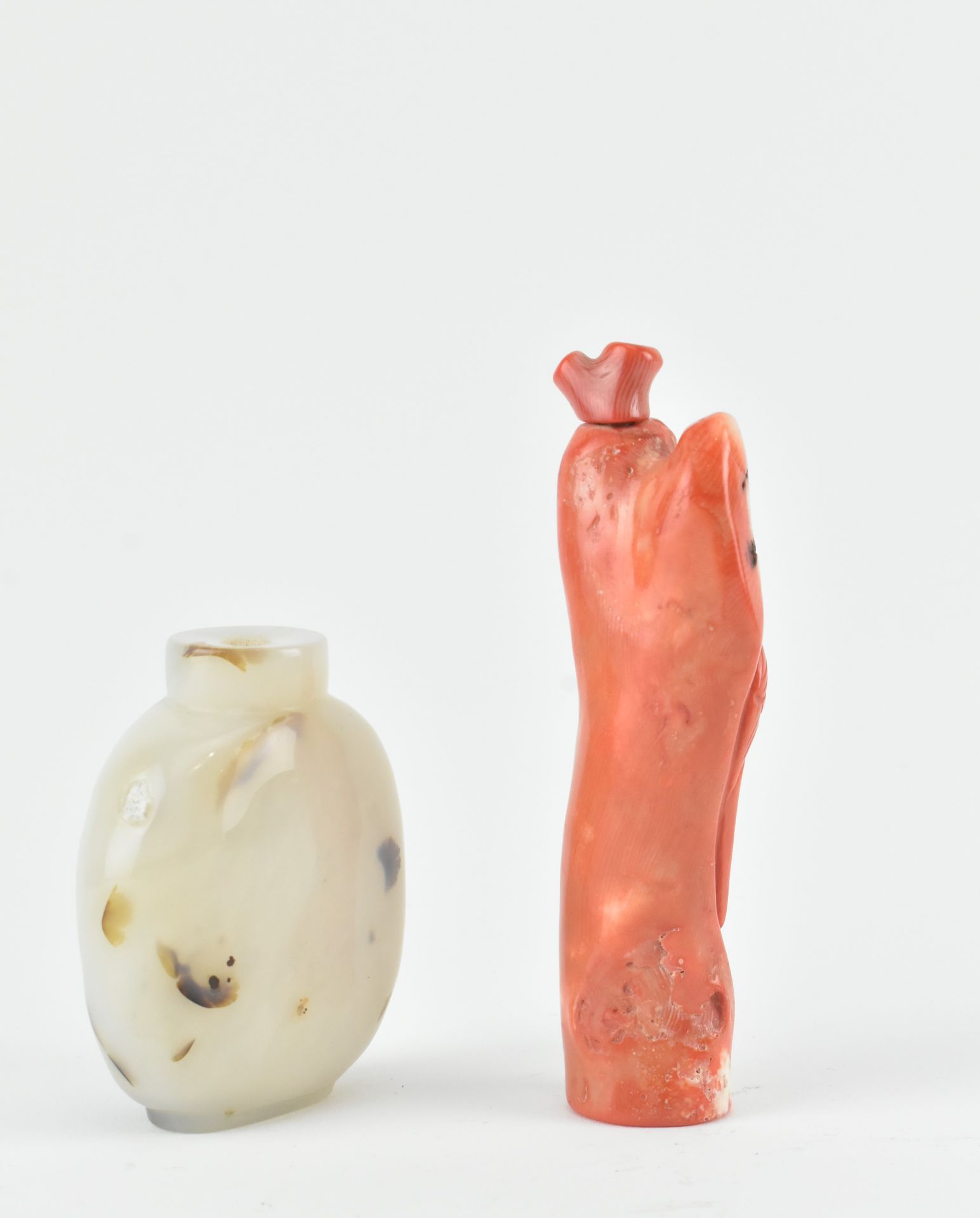 AGATE SNUFF BOTTLE AND A SEA BAMBOO CORAL PERFUME BOTTLE - Image 2 of 7