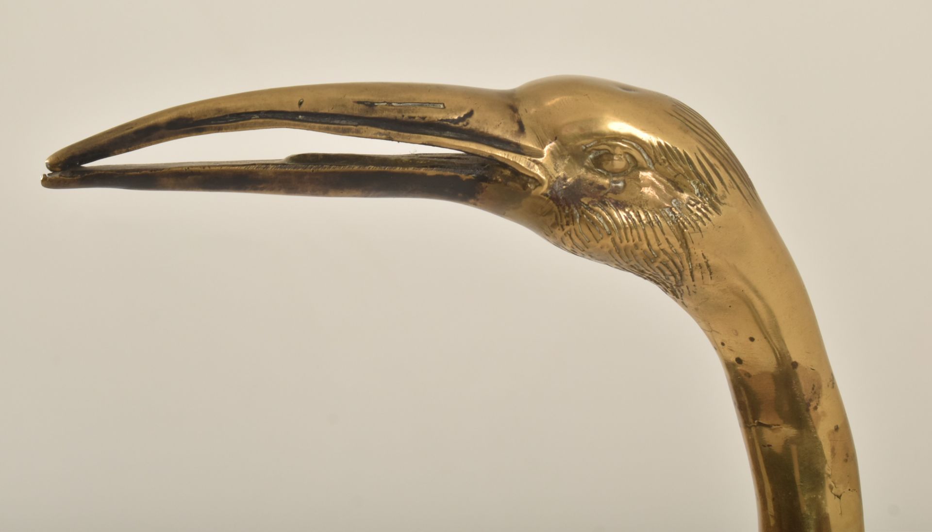 20TH CENTURY LARGE BRASS CRANE FIGURINE 铜 仙鹤 - Image 5 of 8