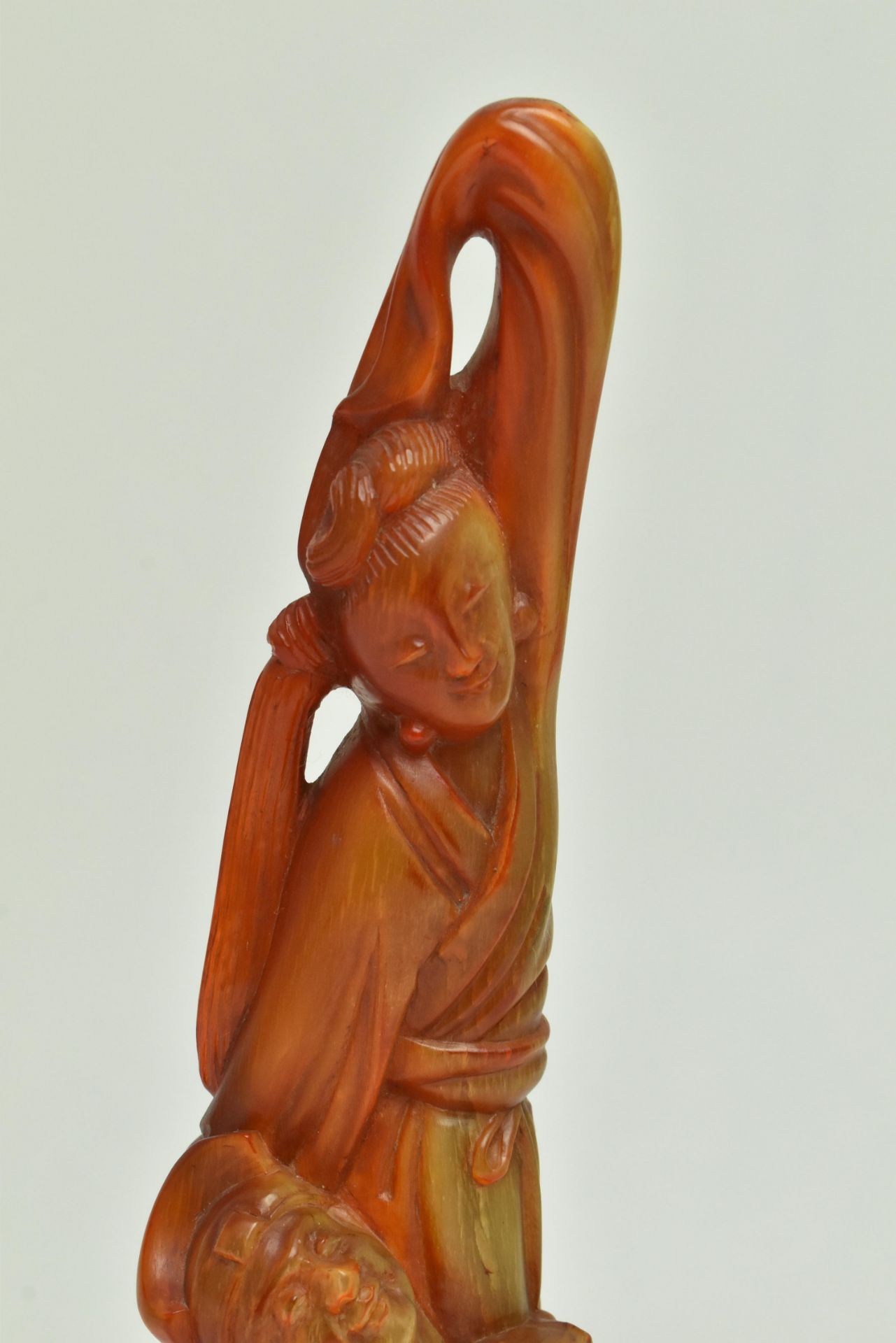 HAND CARVED BUFFALO HORN FIGURINE 牛角人物雕刻 - Bild 3 aus 7