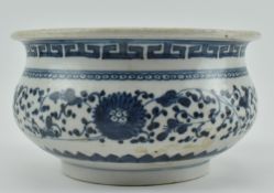 QING DYNASTY BLUE AND WHITE CENSER 清 缠枝莲香炉