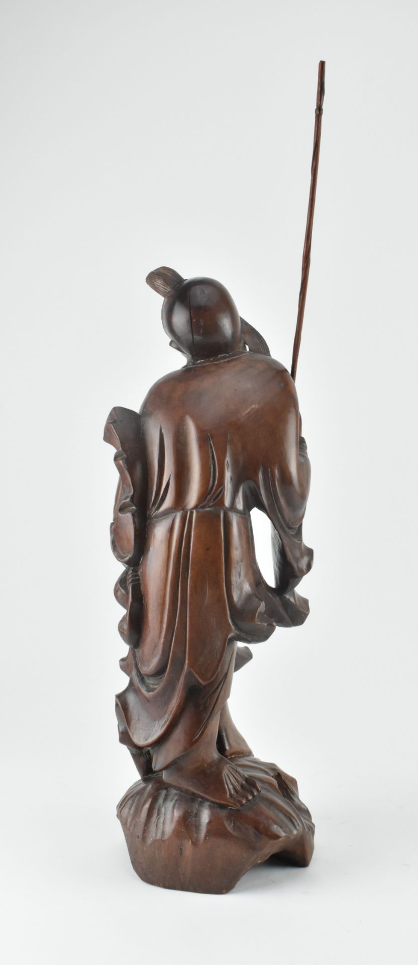 QING DYNASTY CARVED WOODEN FIGURINE 清 姜太公钓鱼木刻像 - Image 3 of 7