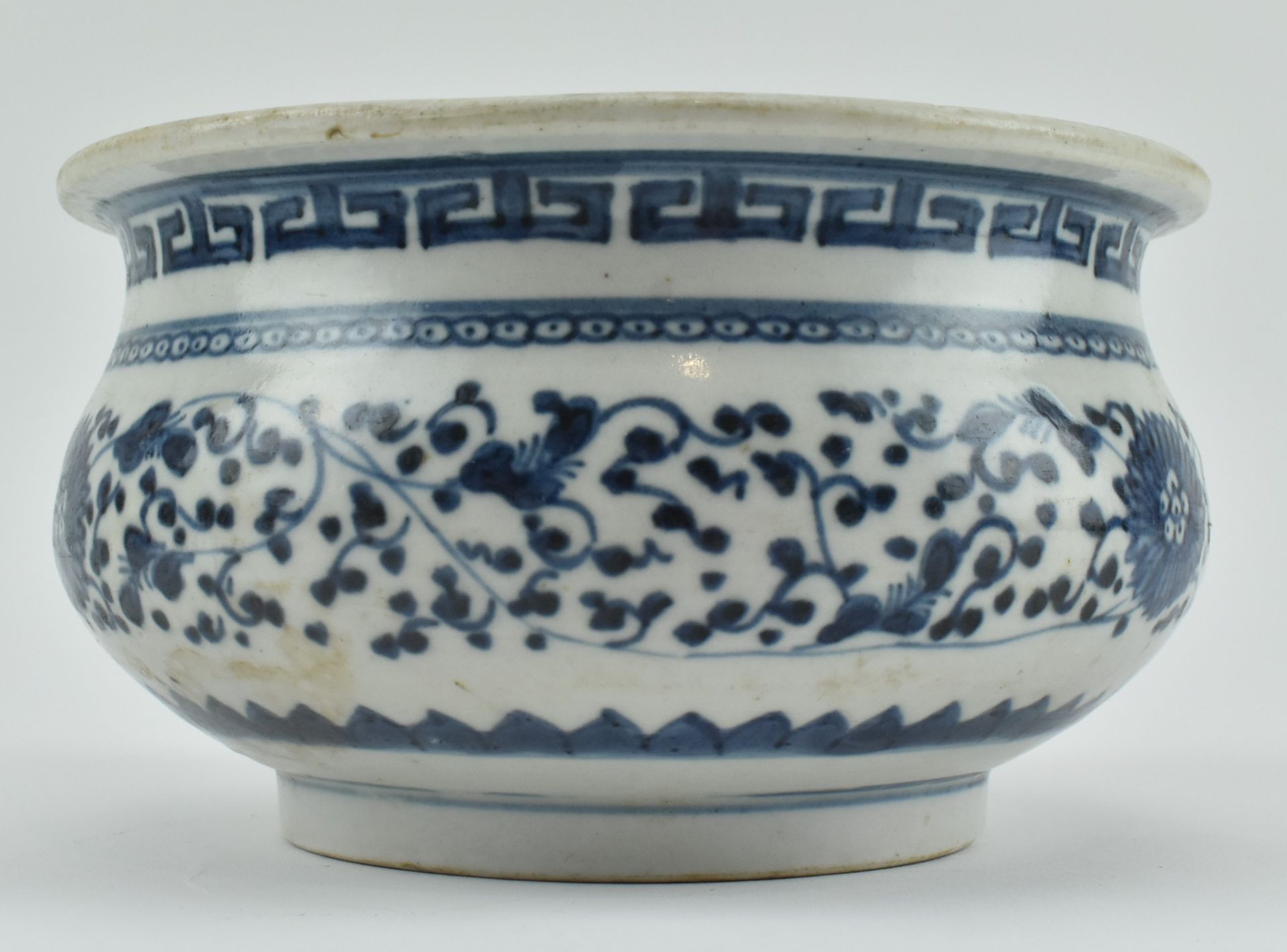 QING DYNASTY BLUE AND WHITE CENSER 清 缠枝莲香炉 - Image 3 of 6