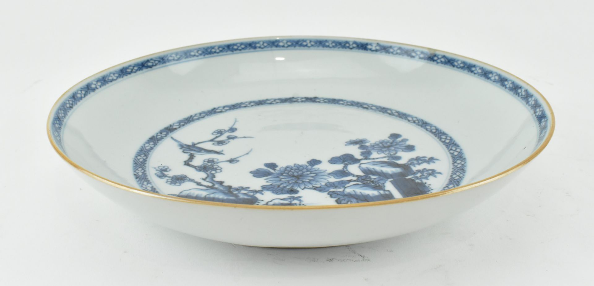 QING 18TH CENTURY BLUE AND WHITE CHARGER 清 康熙青花花鸟盘 - Bild 3 aus 5