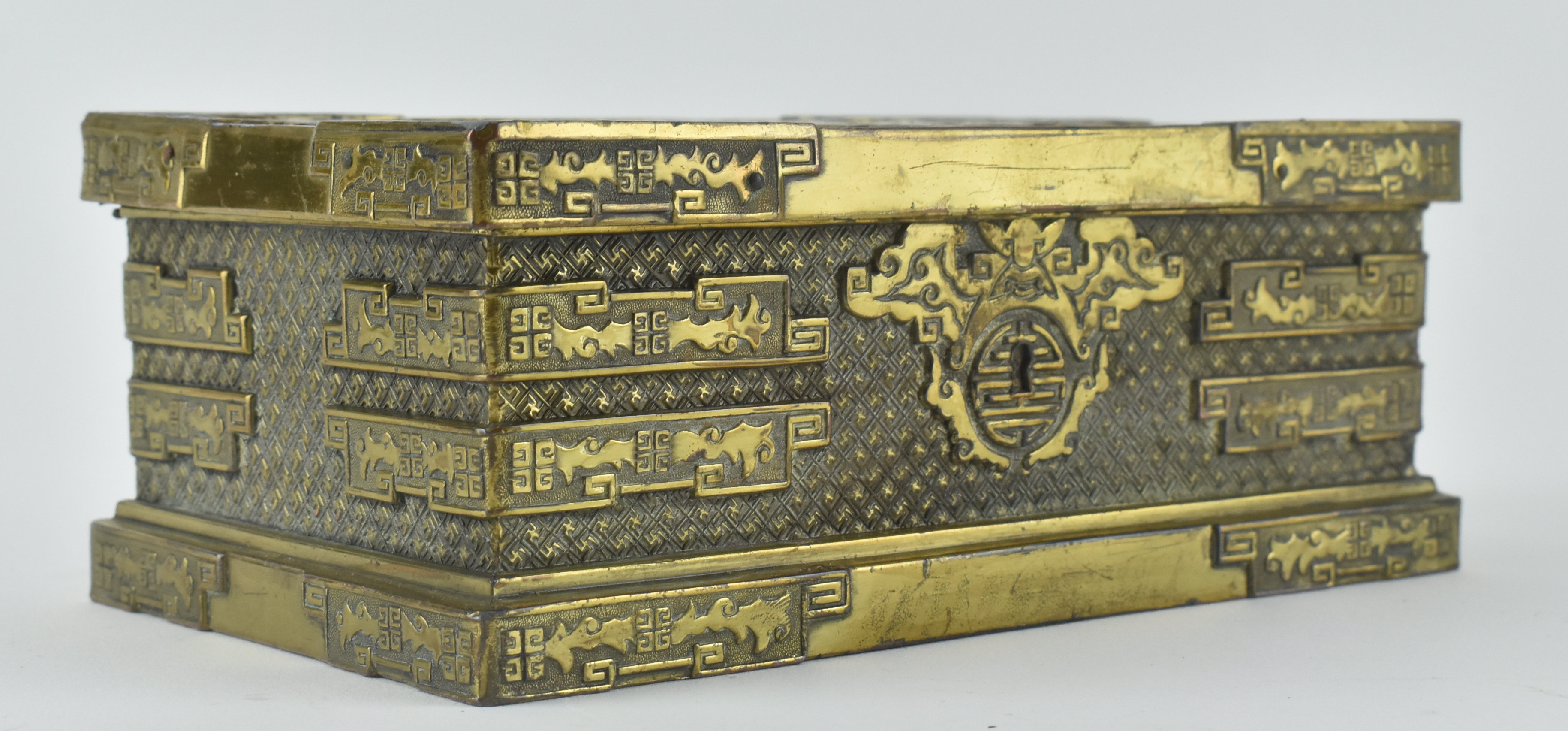 CHINESE BRASS LINED WOODEN BOX WITH HINGED COVER 铜镶木盒 - Image 4 of 8