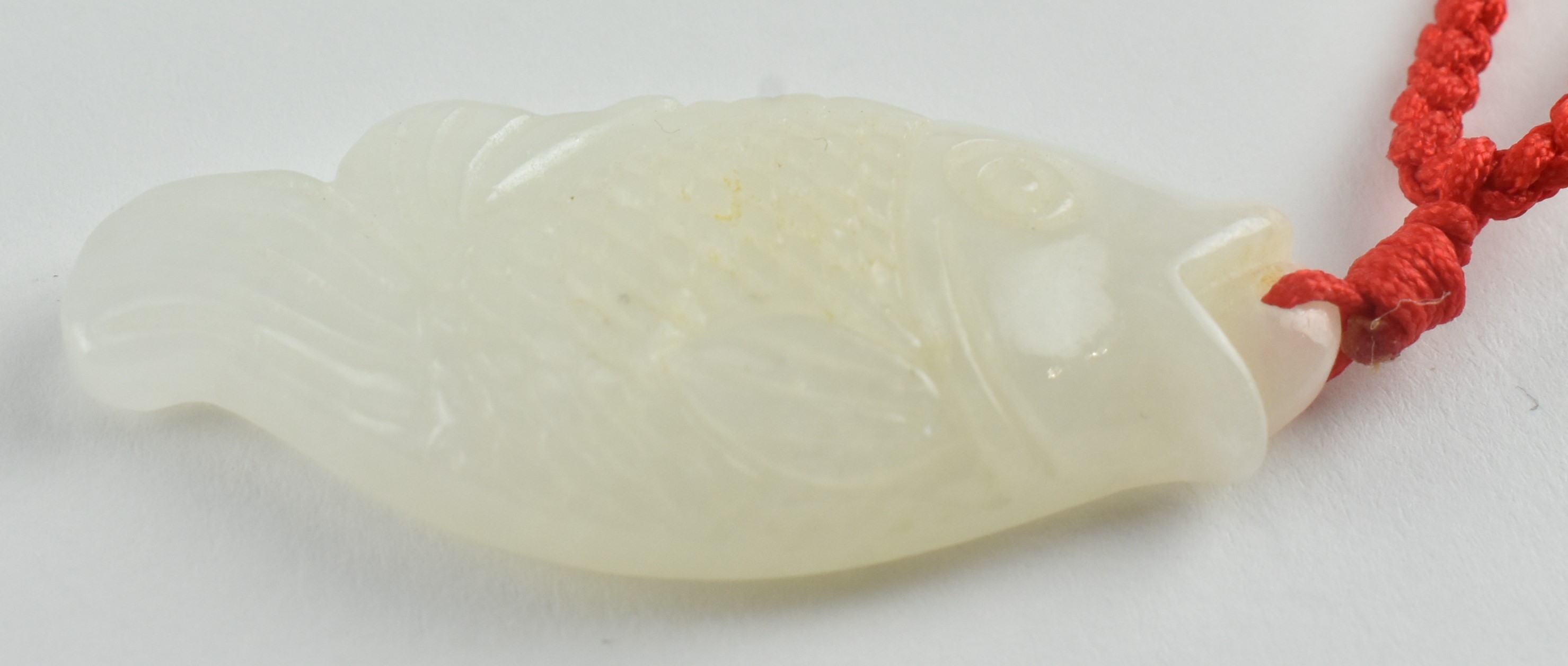 HETIAN WHITE JADE HAND CARVED FISH PENDANT和田玉鱼跃龙门玉佩 - Image 4 of 5