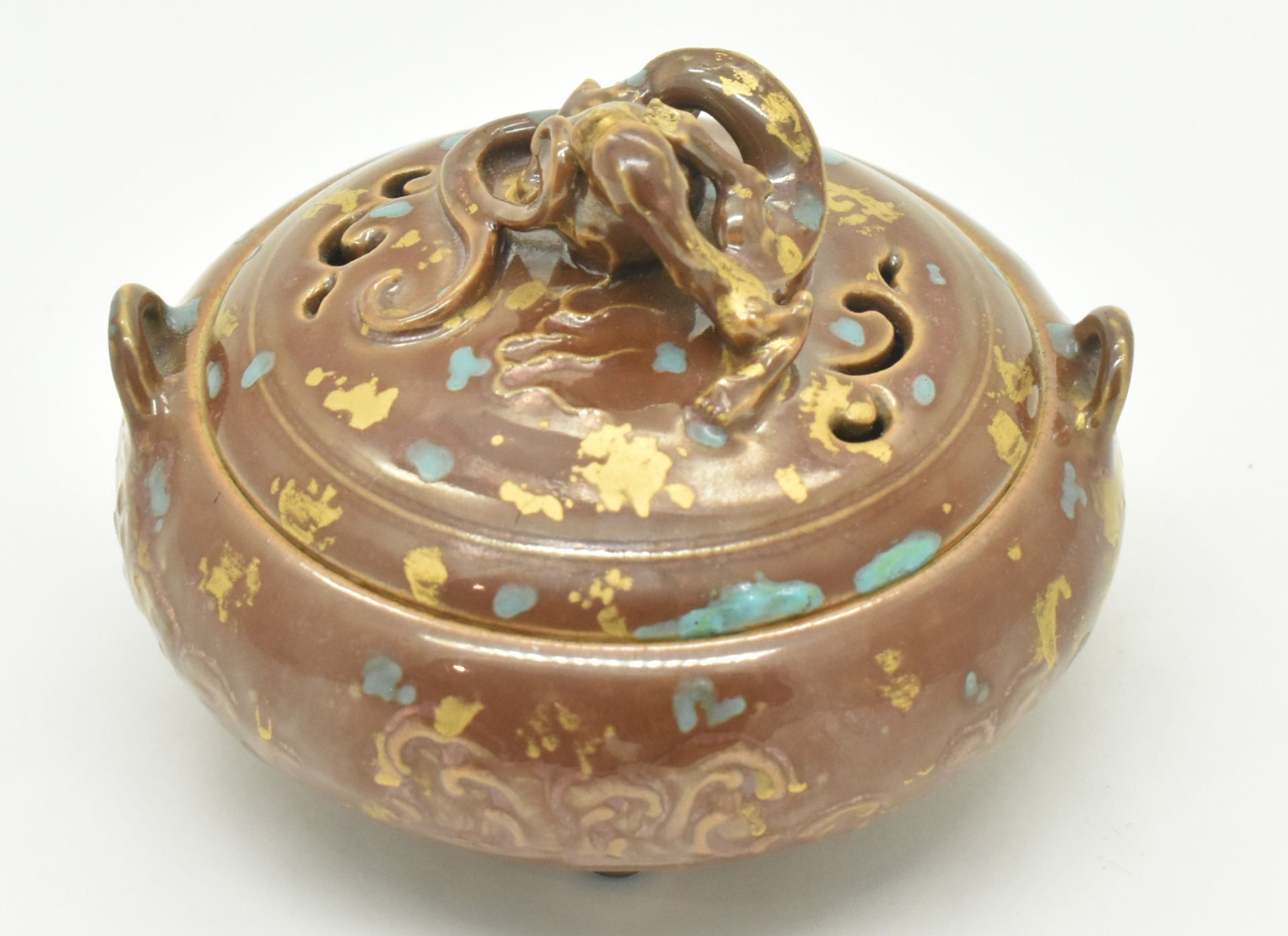 QIANLONG CERAMIC BRONZE GLAZED TRIPOD CENSER 乾隆款仿古铜釉熏炉 - Bild 2 aus 6