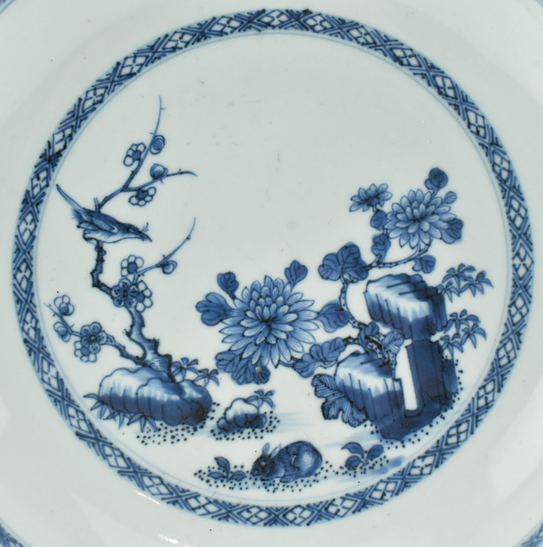 QING 18TH CENTURY BLUE AND WHITE CHARGER 清 康熙青花花鸟盘 - Bild 5 aus 5