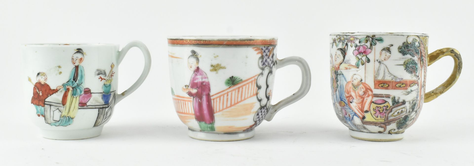 GROUP OF THREE FAMILLE ROSE FIGURINE CUPS 清及以后 粉彩人物杯