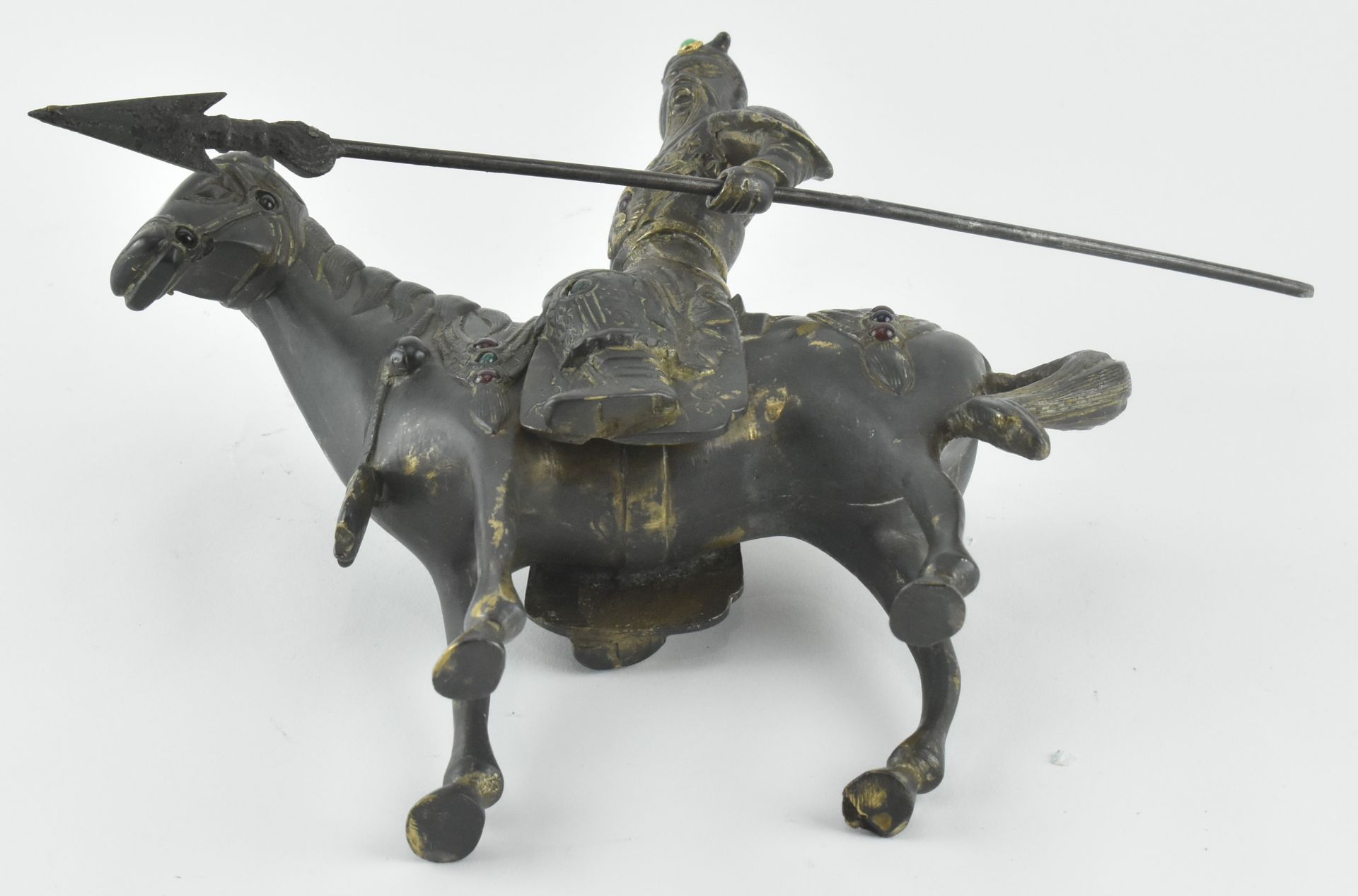 BRONZE FIGURINE OF A WARRIOR ON HORSEBACK 关公和赤兔马铜像 - Bild 5 aus 6