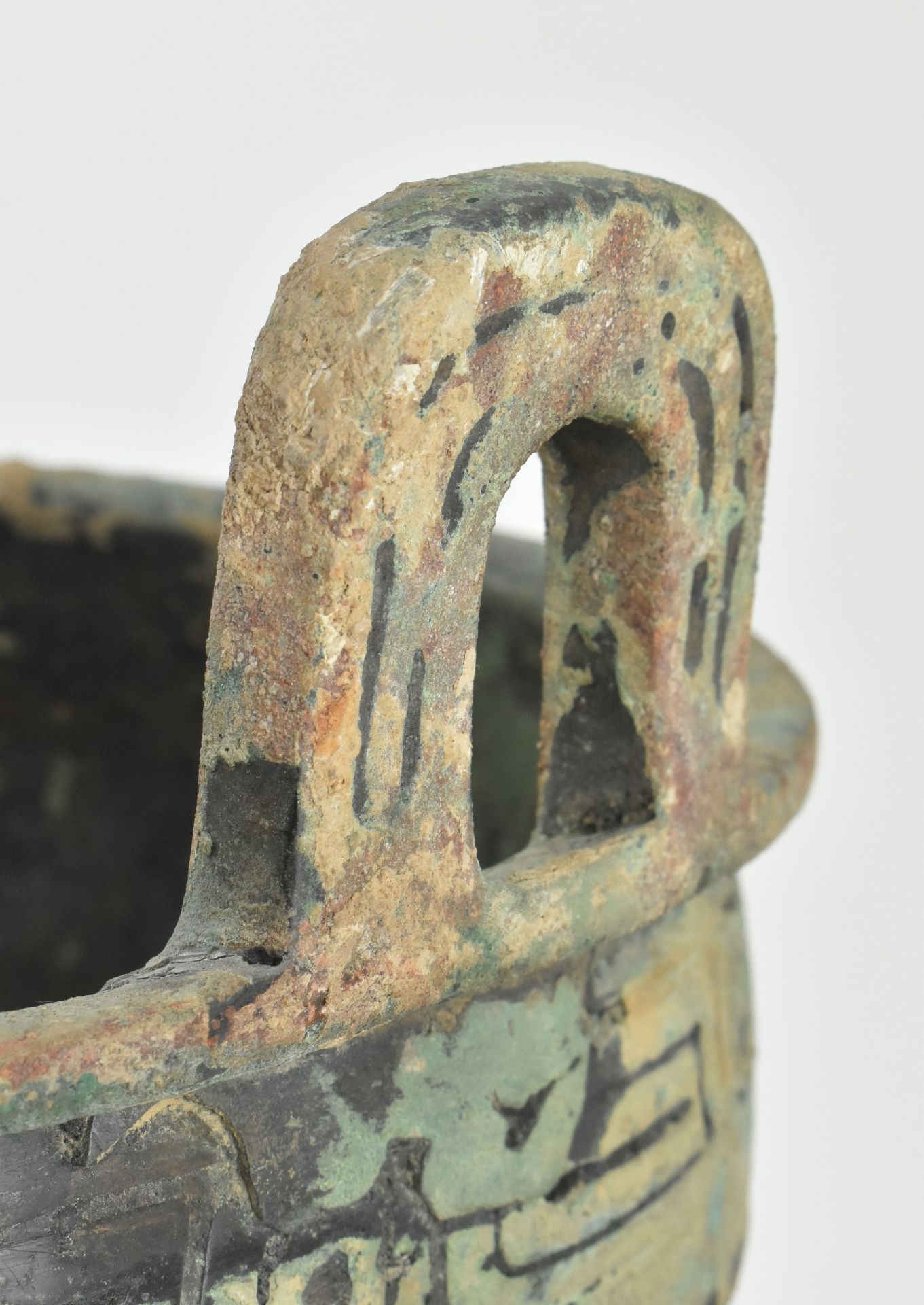 WESTERN ZHOU "RING MOTIF" BRONZE DING TRIPOD VESSEL 西周青铜鼎 - Image 7 of 10