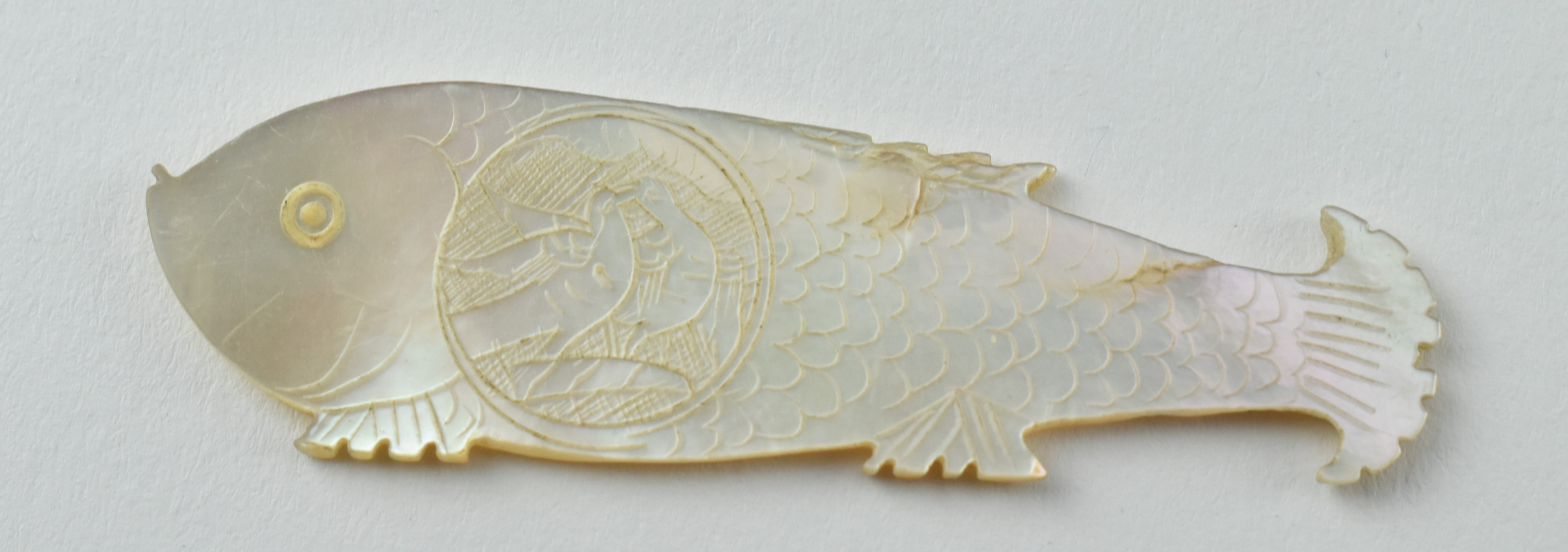 QING DYNASTY MOTHER OF PEARL GAMING TOKENS 清十三行贝母筹码 - Image 10 of 11