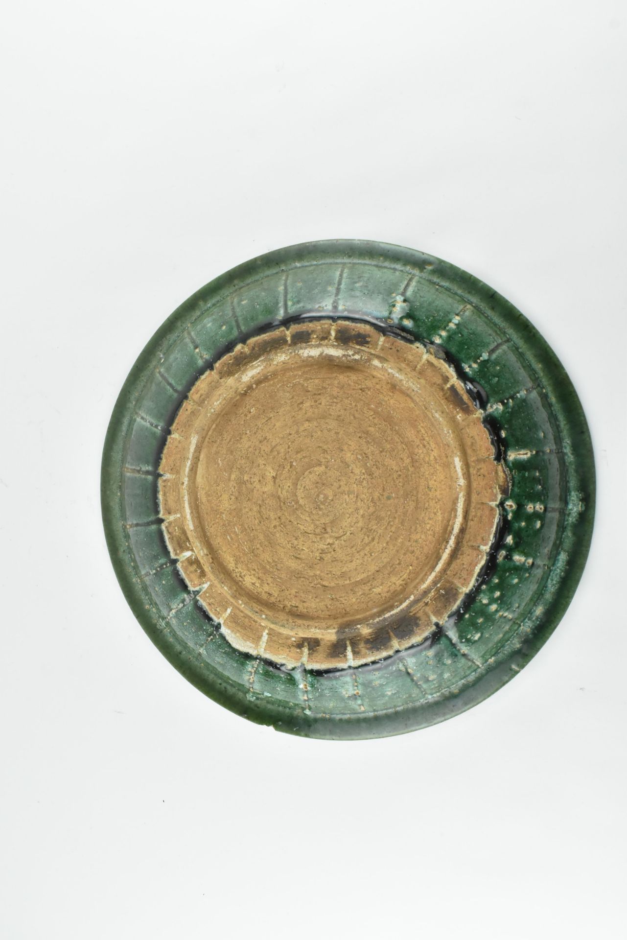 STONEWARE GREEN GLAZED "DRAGON" RELIEF CHARGER 绿釉三爪龙浮雕盘 - Image 6 of 6