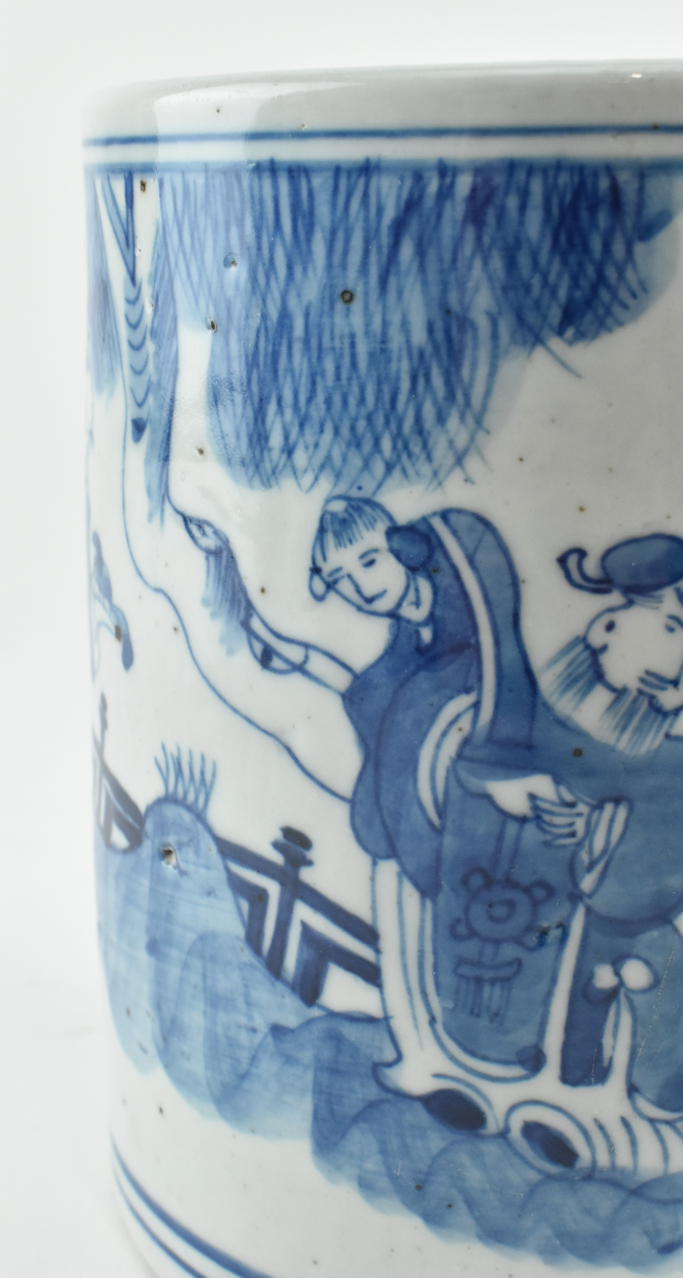 QING DYNASTY BLUE AND WHITE BRUSH POT 清 福禄寿青花笔筒 - Image 4 of 6