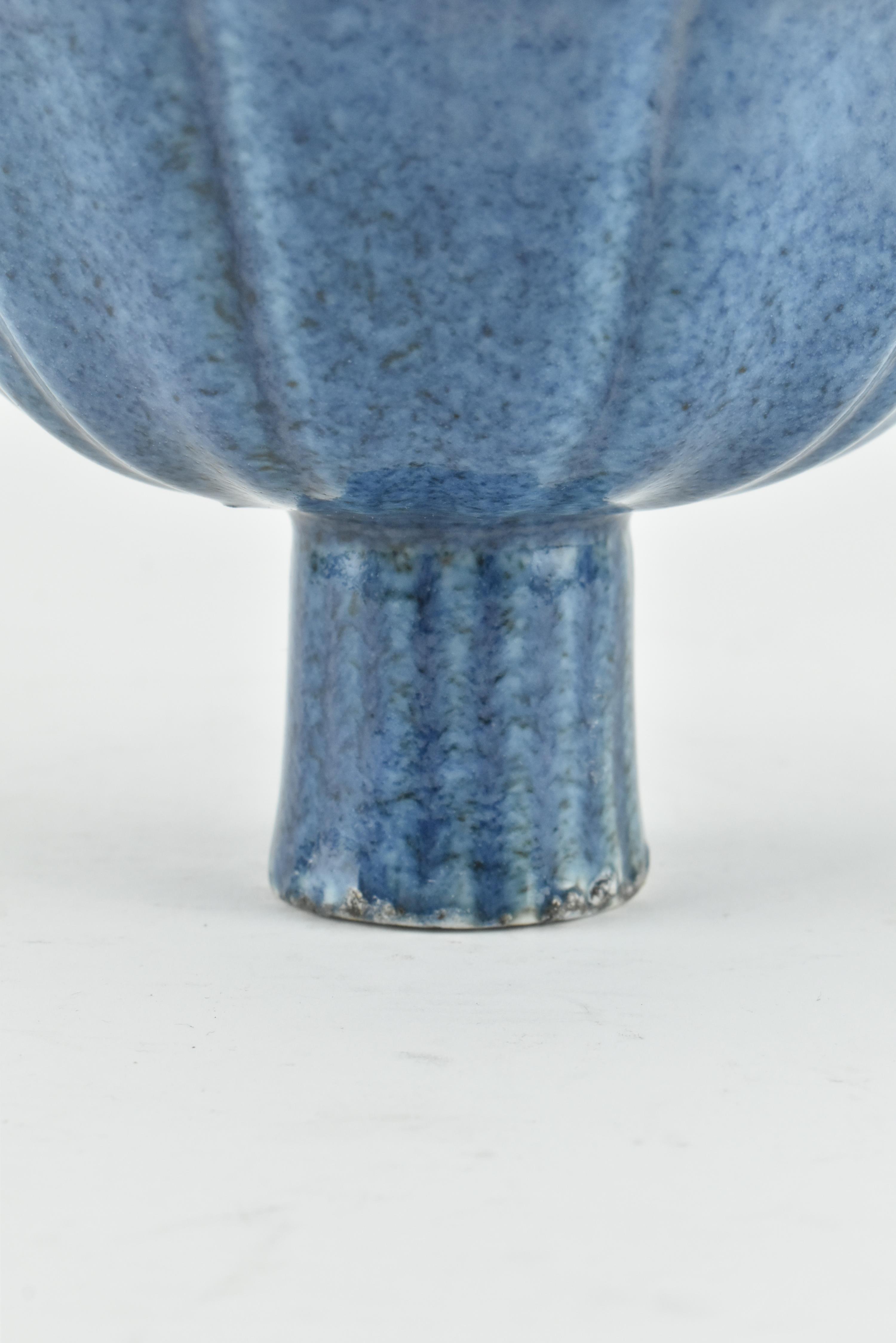 POWDER-BLUE LOTUS RIM STEM BOWL, MING MARKED 宣德款 莲花高脚杯 - Image 4 of 8