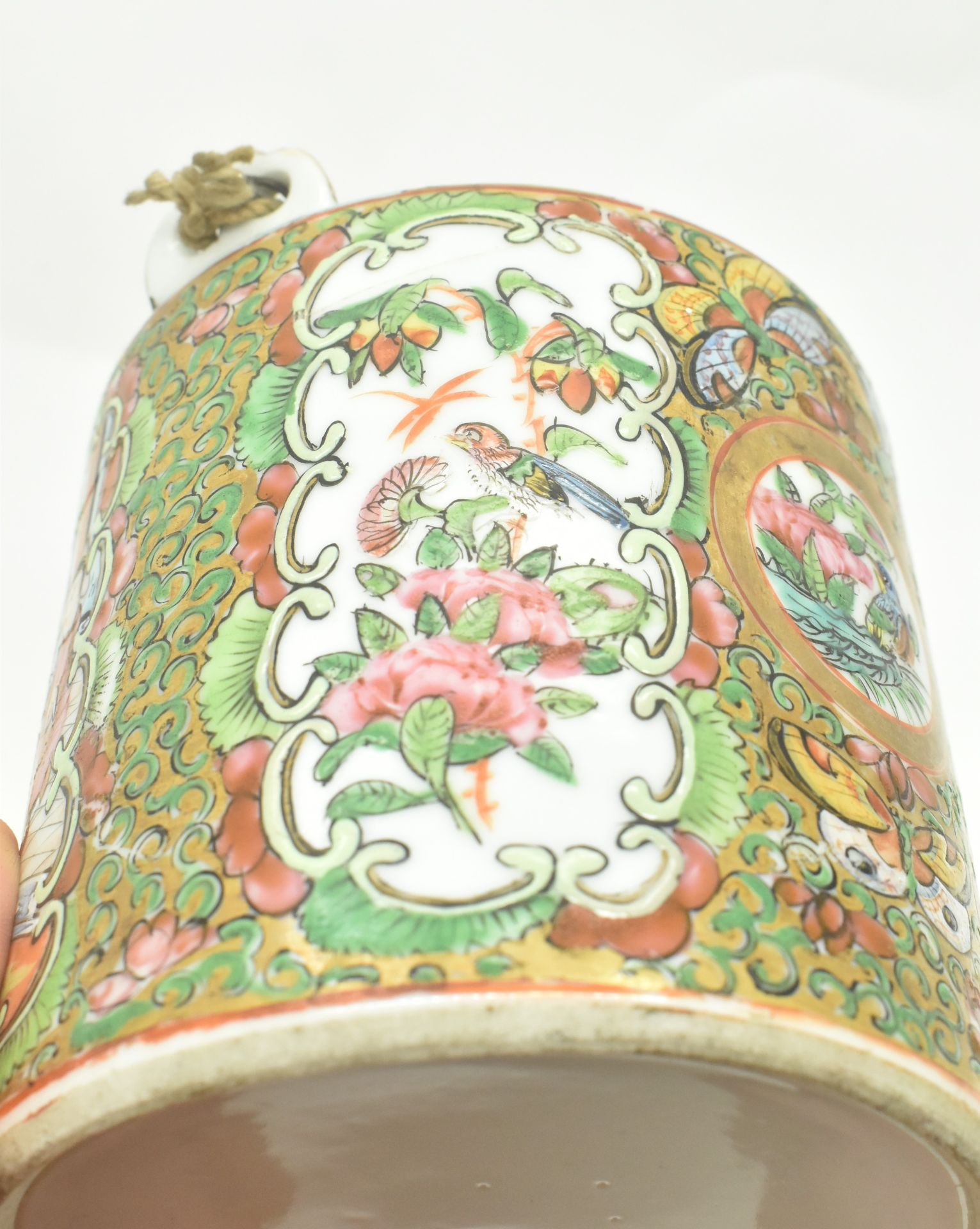 CANTON FAMILLE ROSE TEAPOT WITH TEA COZY BASKET 清广彩茶壶 - Image 8 of 11
