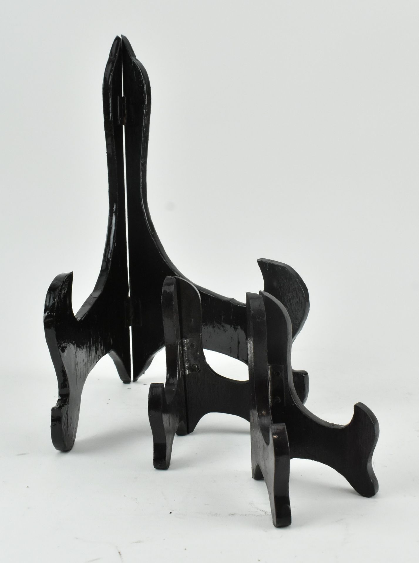 COLLECTION OF EIGHTEEN WOODEN DISPLAY STANDS 实木木架11个 - Image 10 of 10