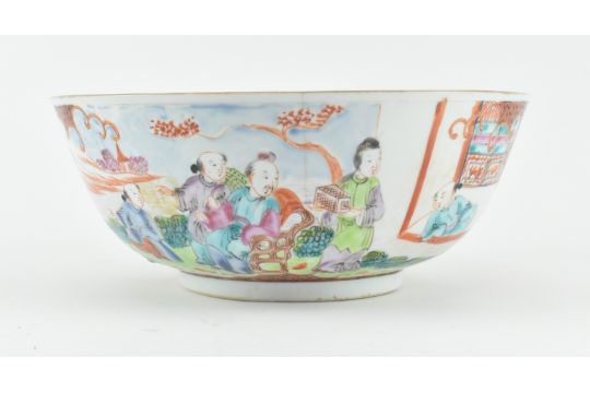 QING DYNASTY FAMILLE ROSE FIGURINE BOWL 清 粉彩人物碗 - Image 3 of 6