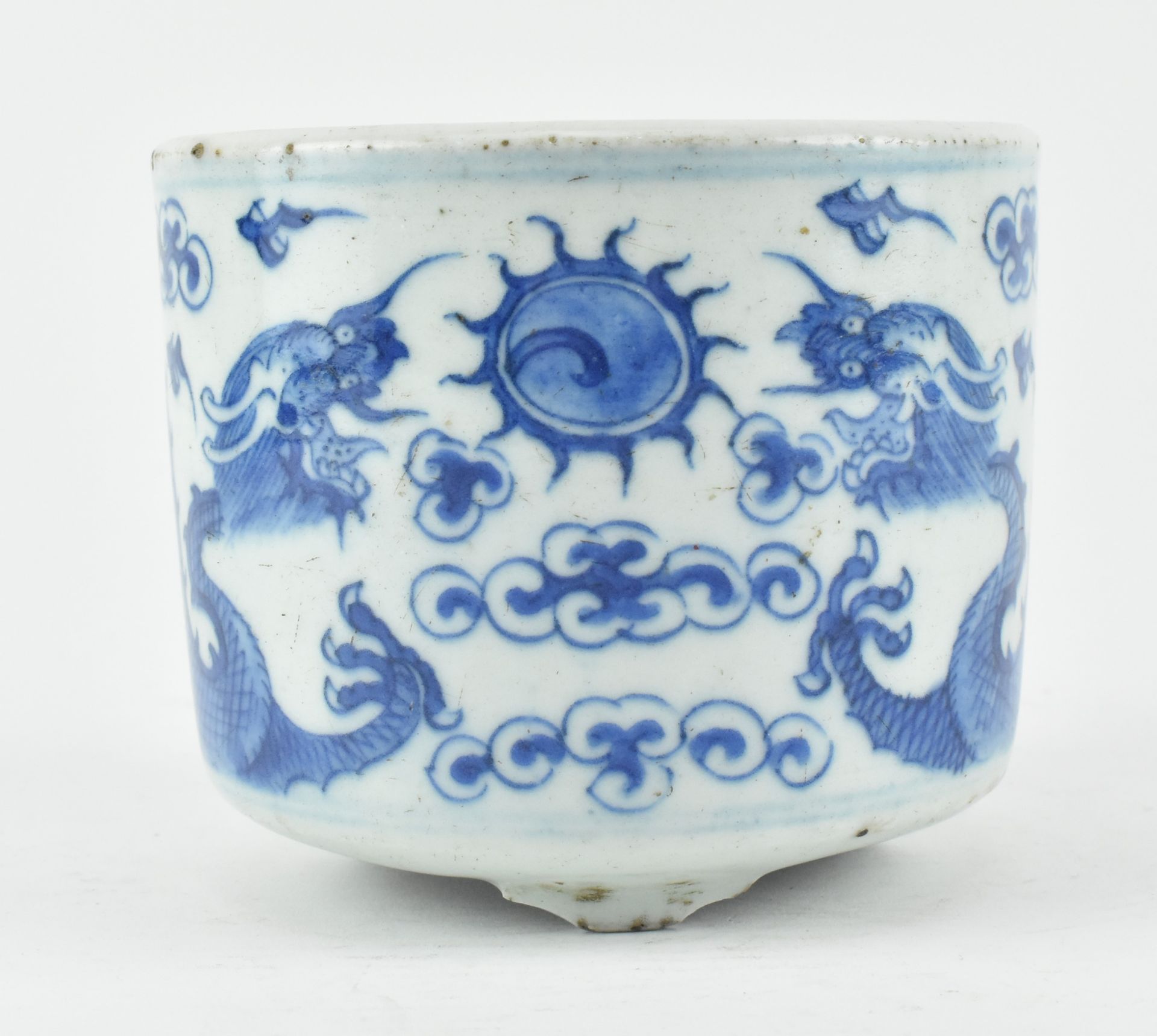 BLUE AND WHITE "DRAGON" TRIPOD CENSER 民国双龙戏珠香炉