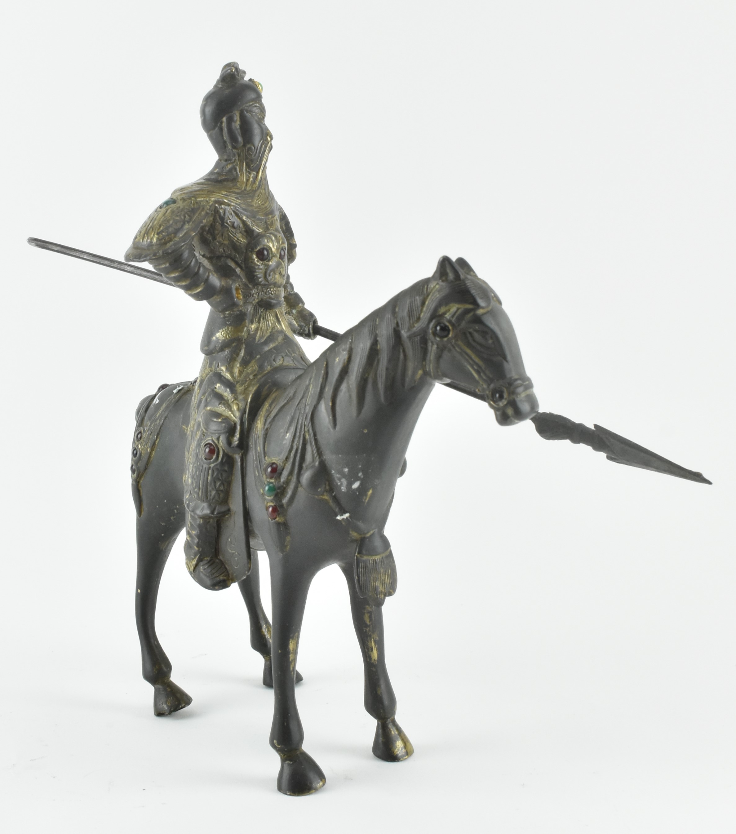 BRONZE FIGURINE OF A WARRIOR ON HORSEBACK 关公和赤兔马铜像 - Image 4 of 6