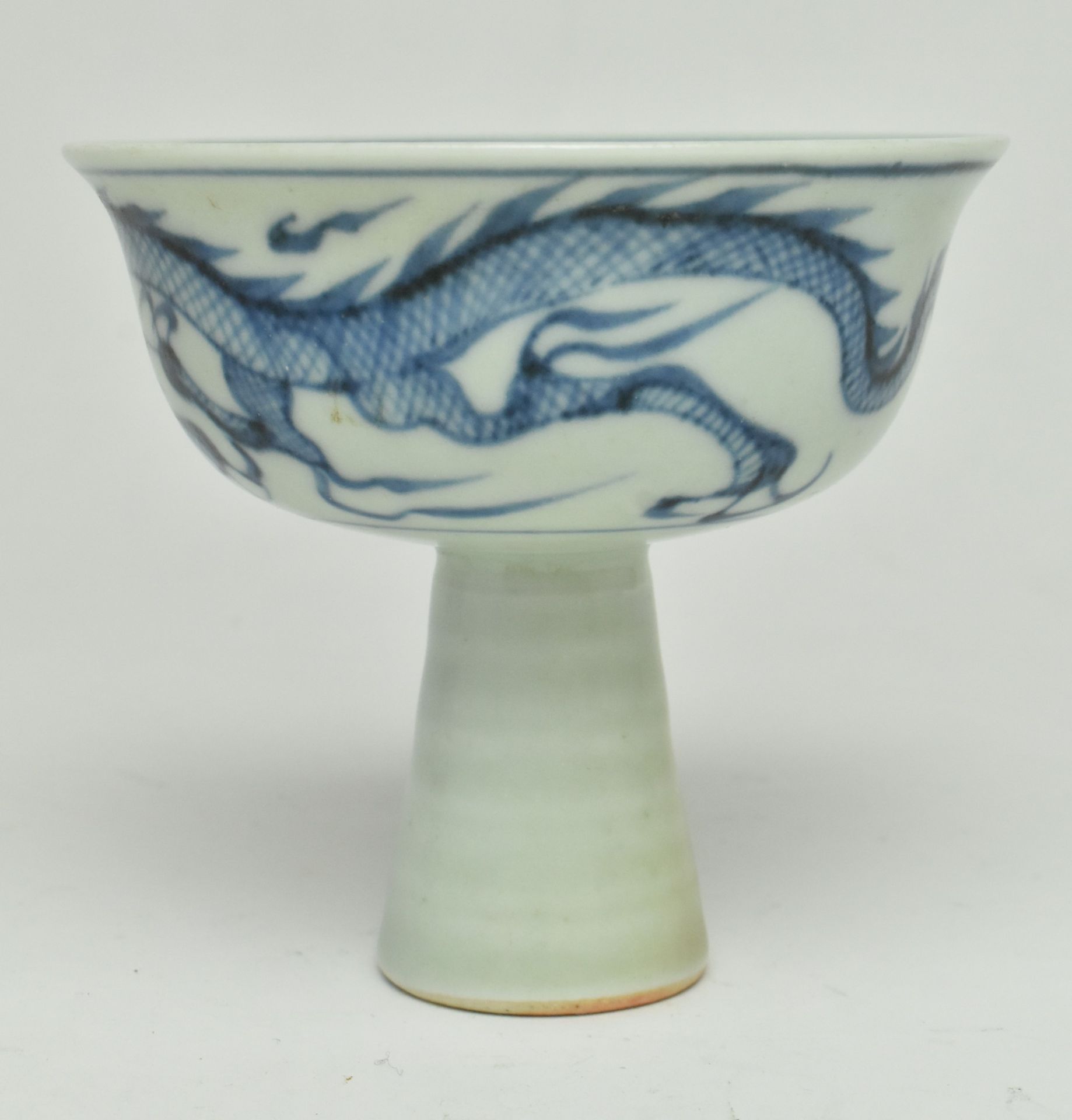 YUAN BLUE AND WHITE DRAGON HIGH STEMMED CUP 青花龙纹高足杯 - Image 2 of 7