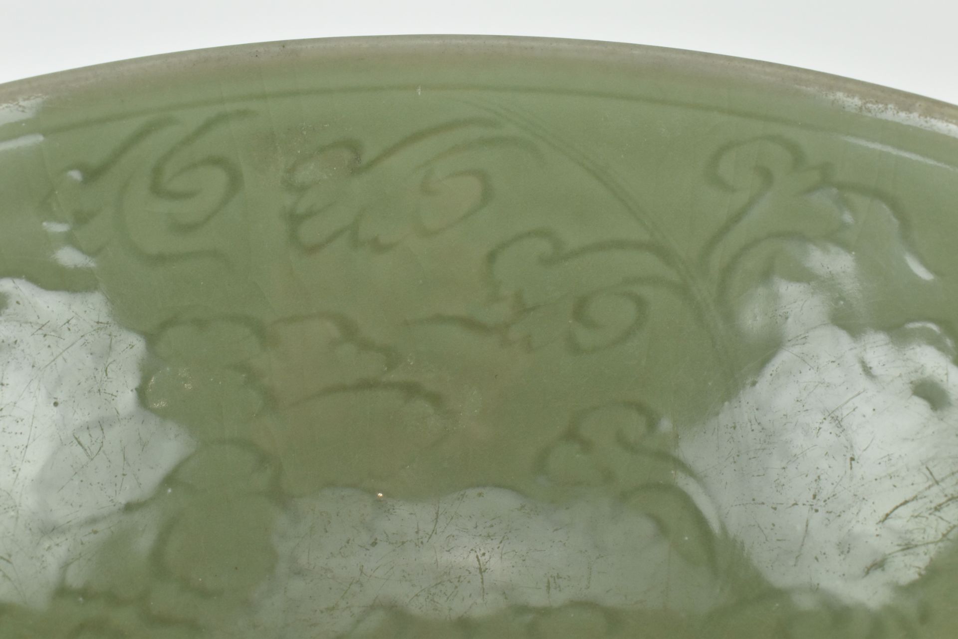 LARGE LONGQUAN CELADON BOWL 龙泉青釉大碗 - Image 6 of 8