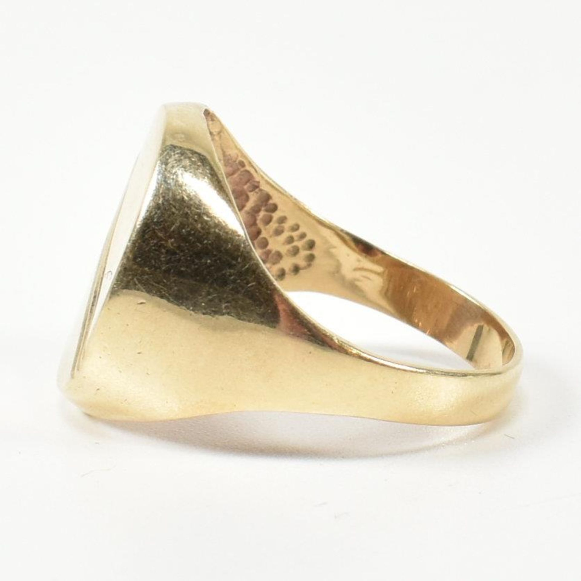9CT GOLD OVAL SIGNET RING - Image 3 of 6