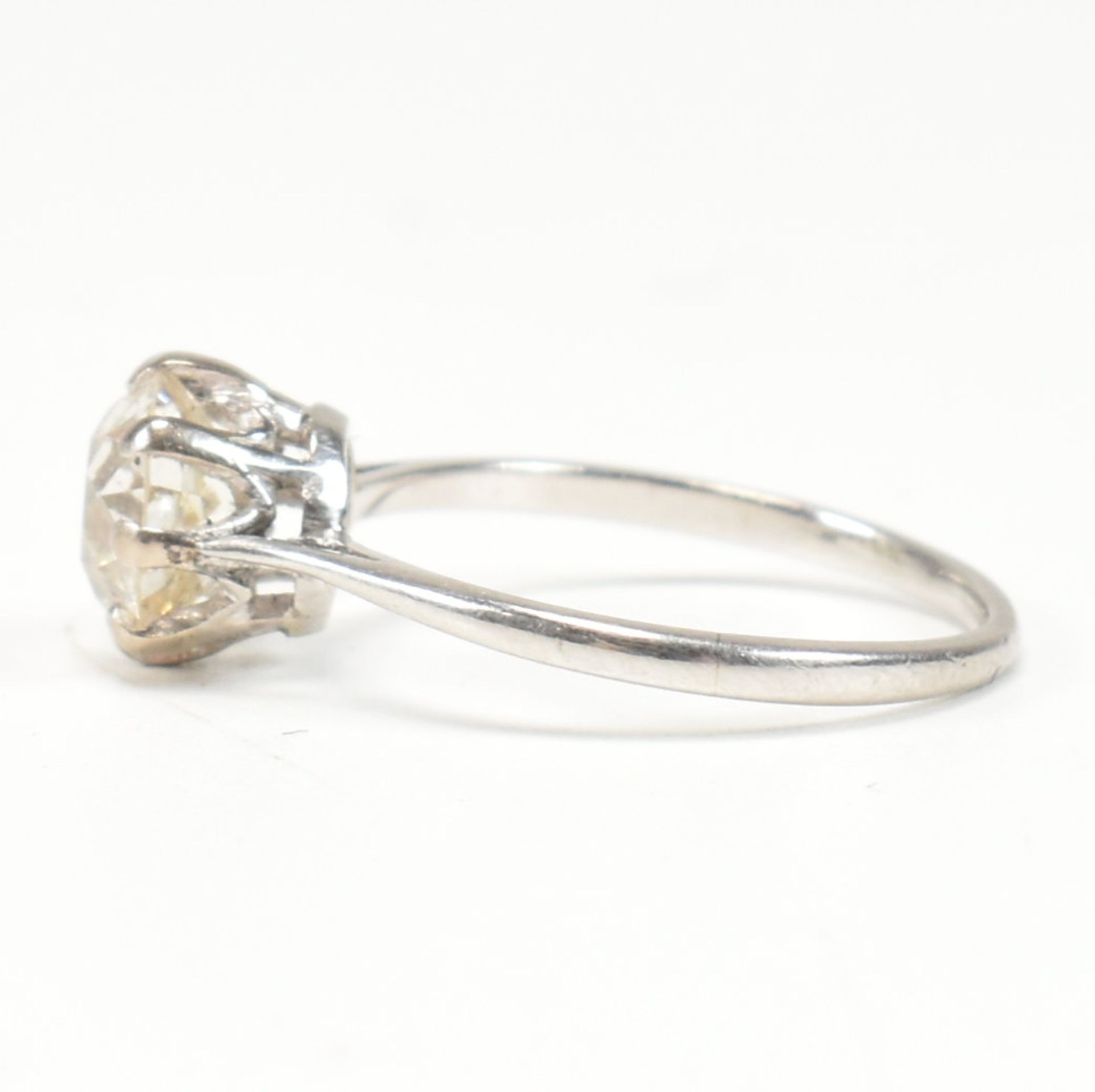 1930S 1.7CT DIAMOND SOLITAIRE RING - Image 5 of 9