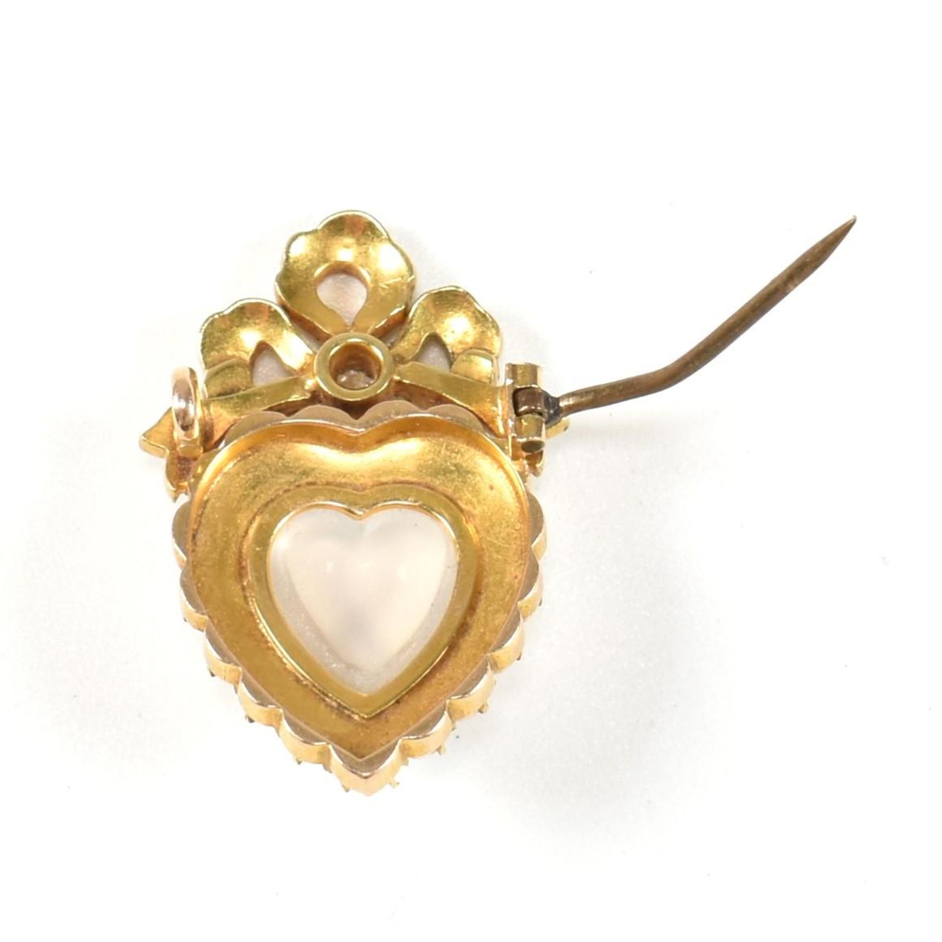 19TH CENTURY GOLD MOONSTONE & PEARL HEART BROOCH PIN - Image 3 of 7