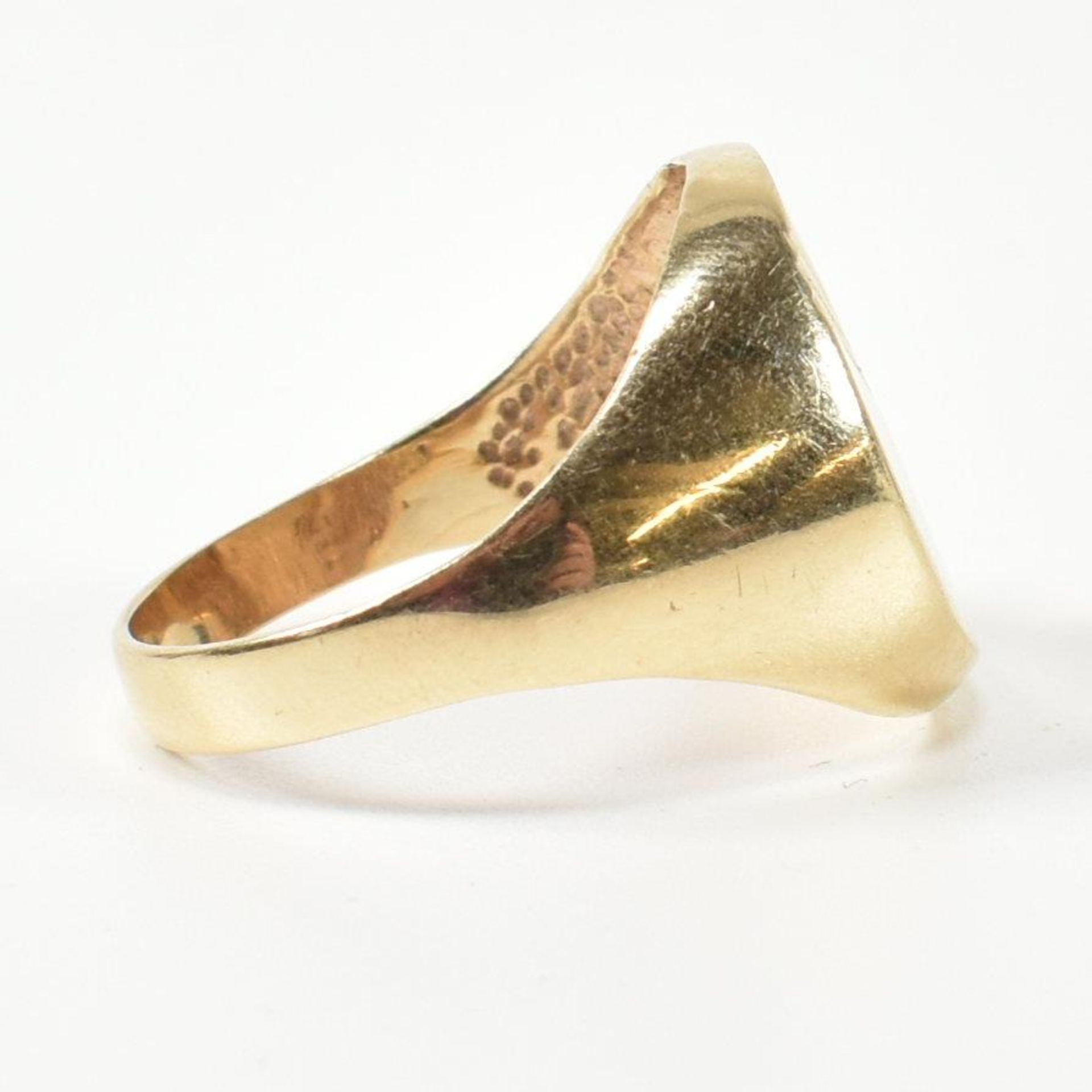 9CT GOLD OVAL SIGNET RING - Image 2 of 6