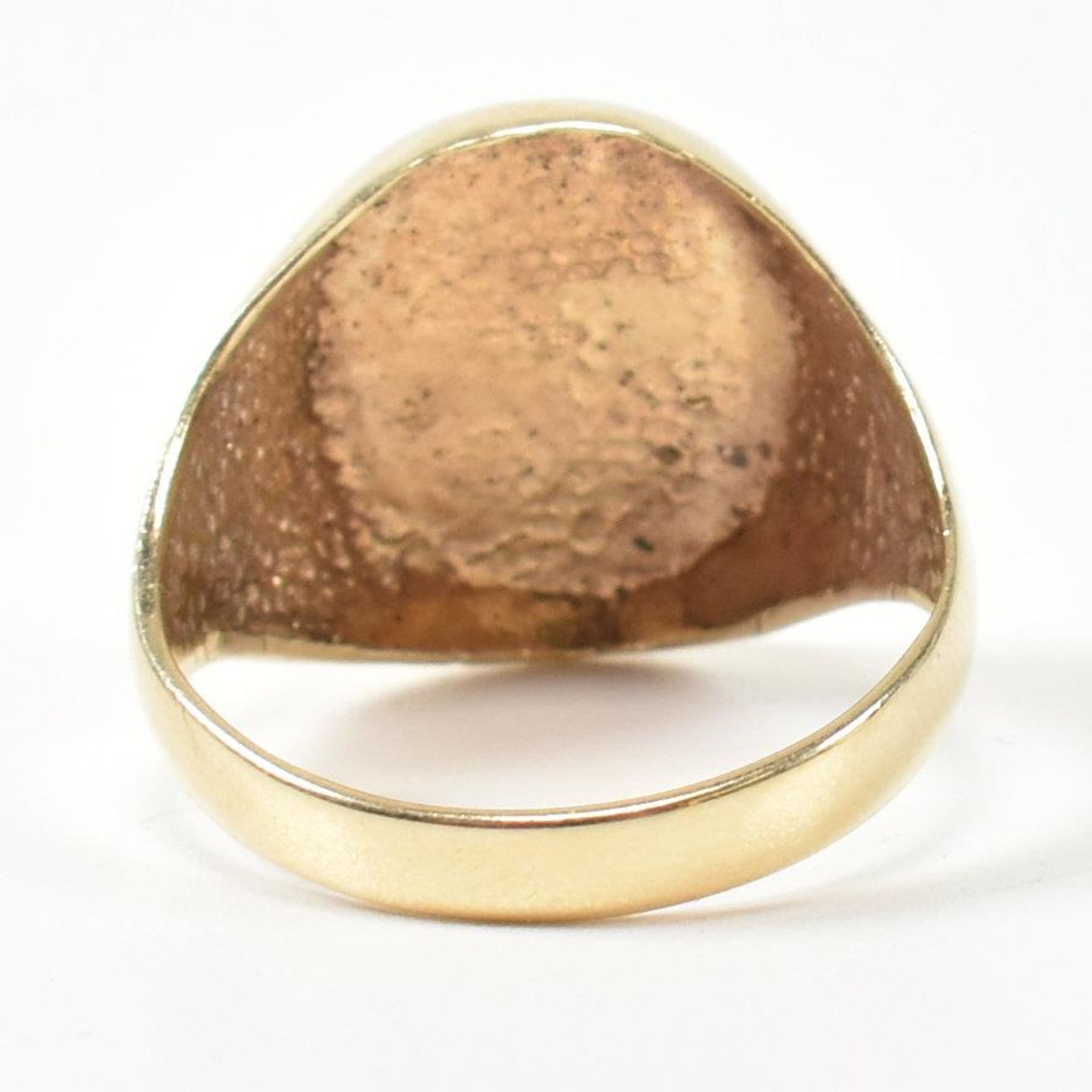 9CT GOLD OVAL SIGNET RING - Image 5 of 6