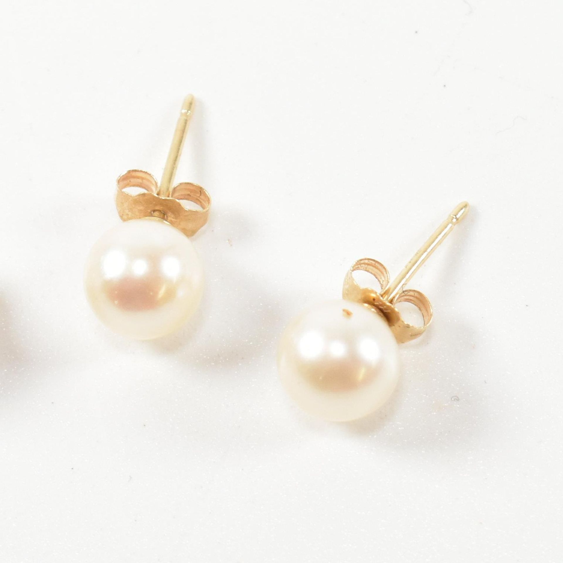 TWO PAIRS OF GOLD & CULTURED PEARL EARRINGS - Image 3 of 6