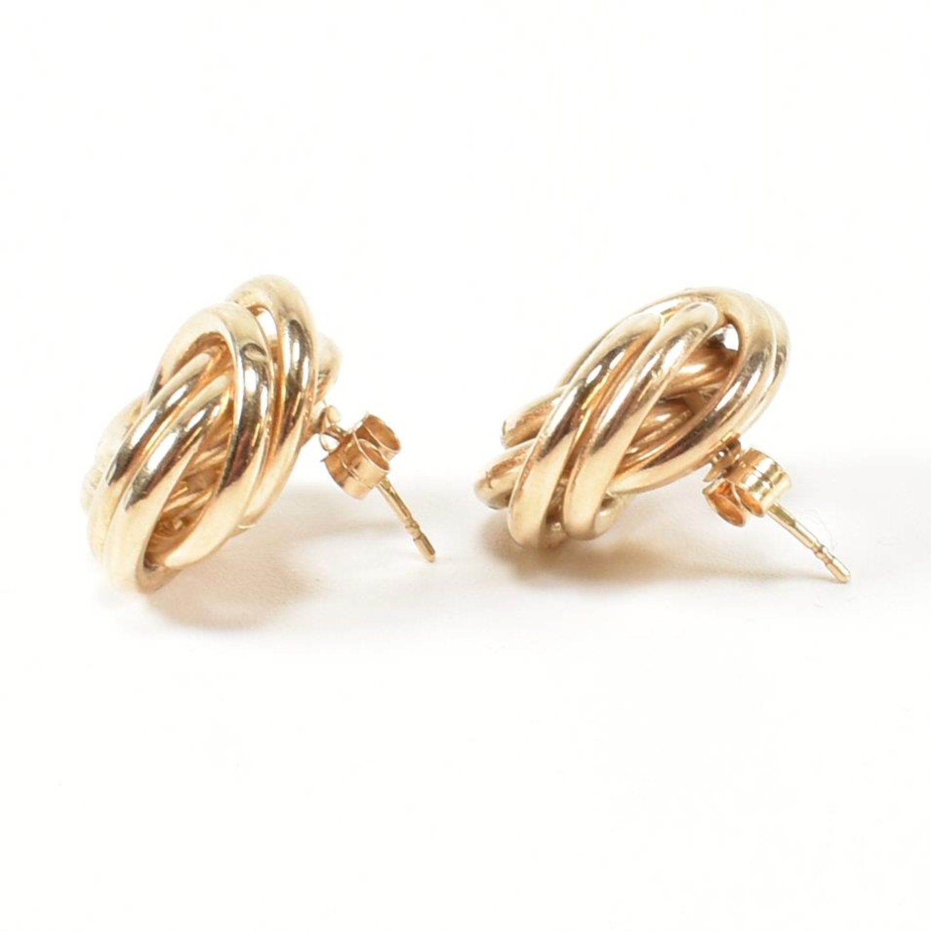 PAIR OF HALLMARKED 9CT GOLD KNOT STUD EARRINGS - Image 2 of 6