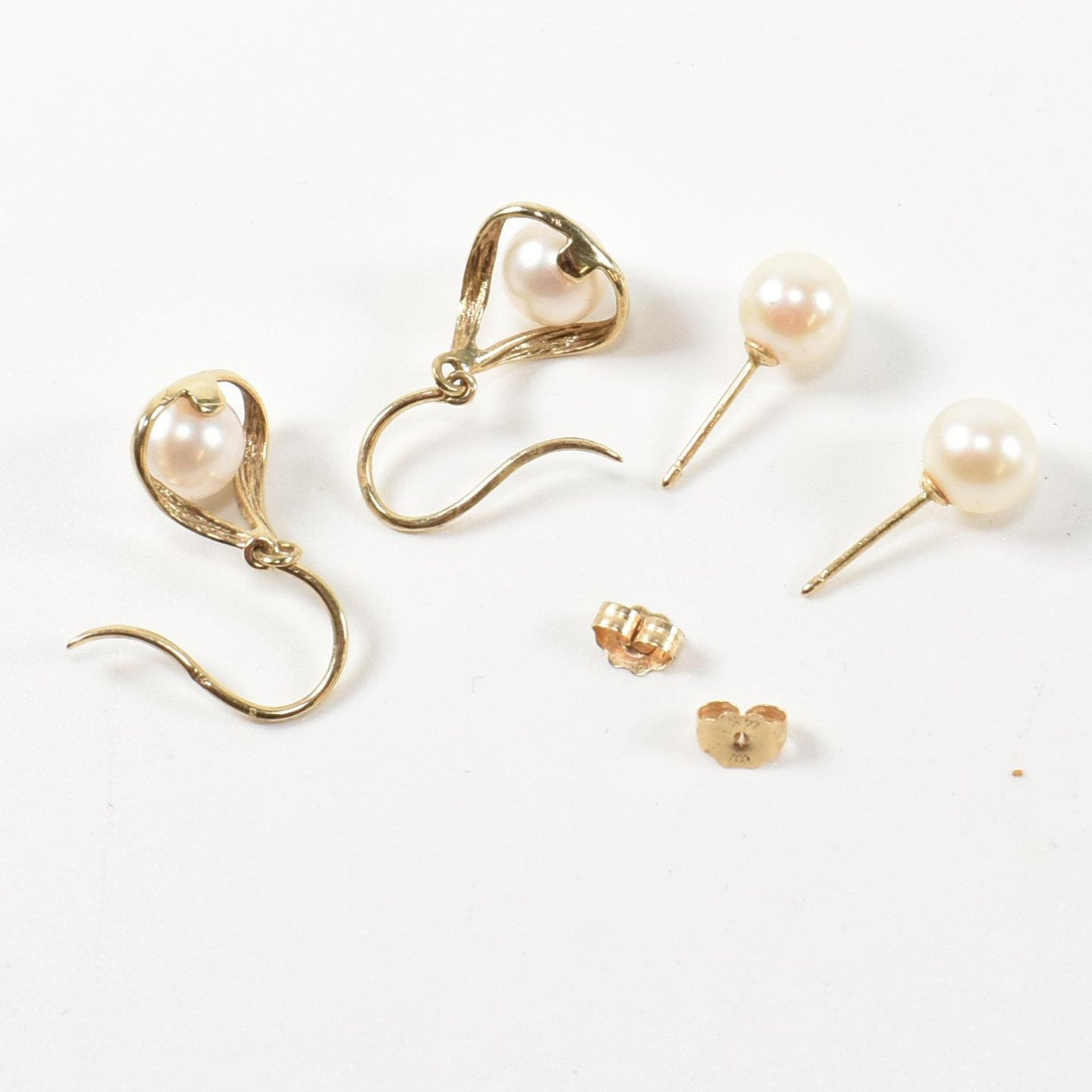 TWO PAIRS OF GOLD & CULTURED PEARL EARRINGS - Image 4 of 6