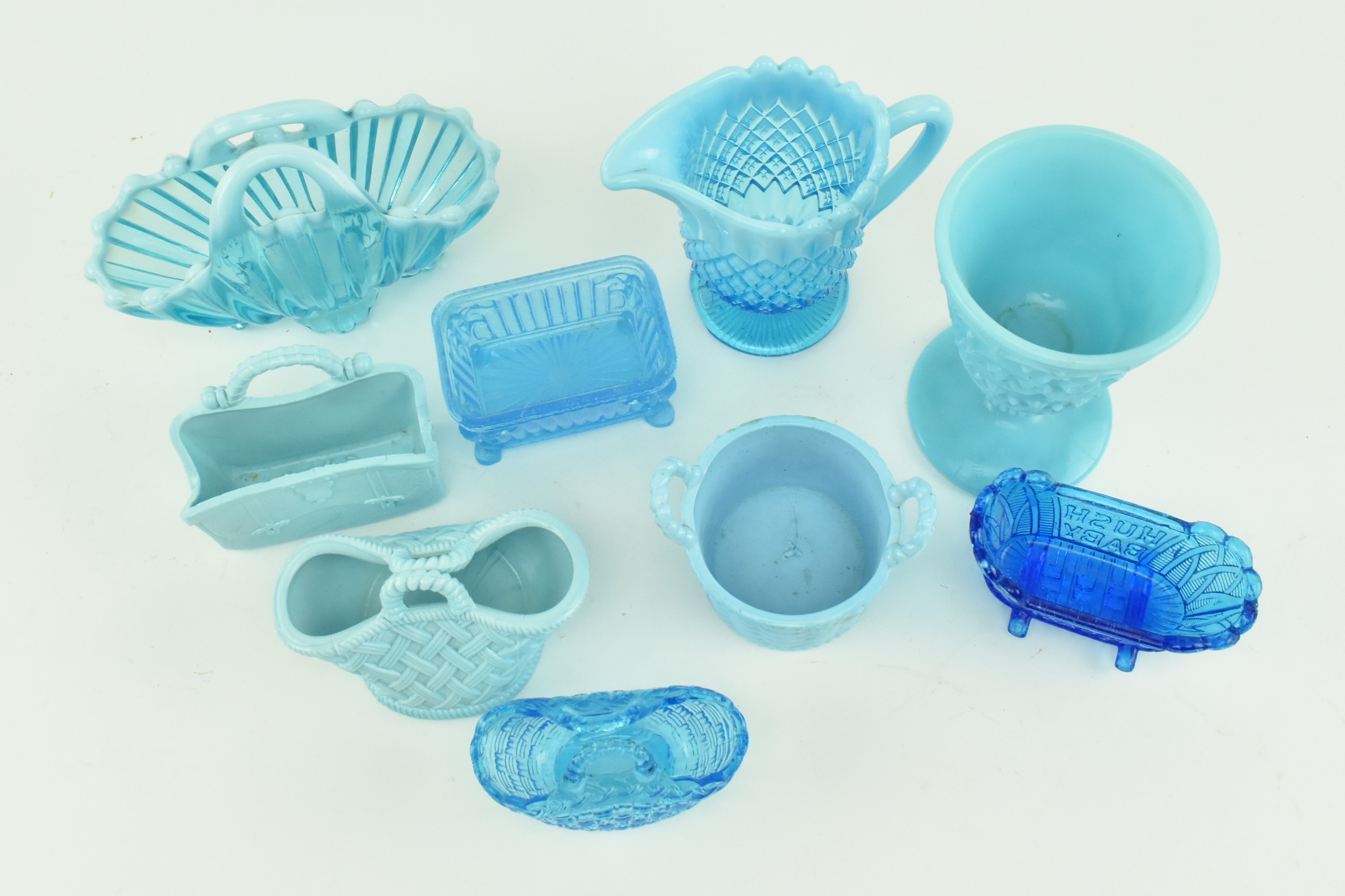 COLLECTION OF VICTORIAN & LATER BLUE PRESSED GLASS ITEMS - Image 6 of 7