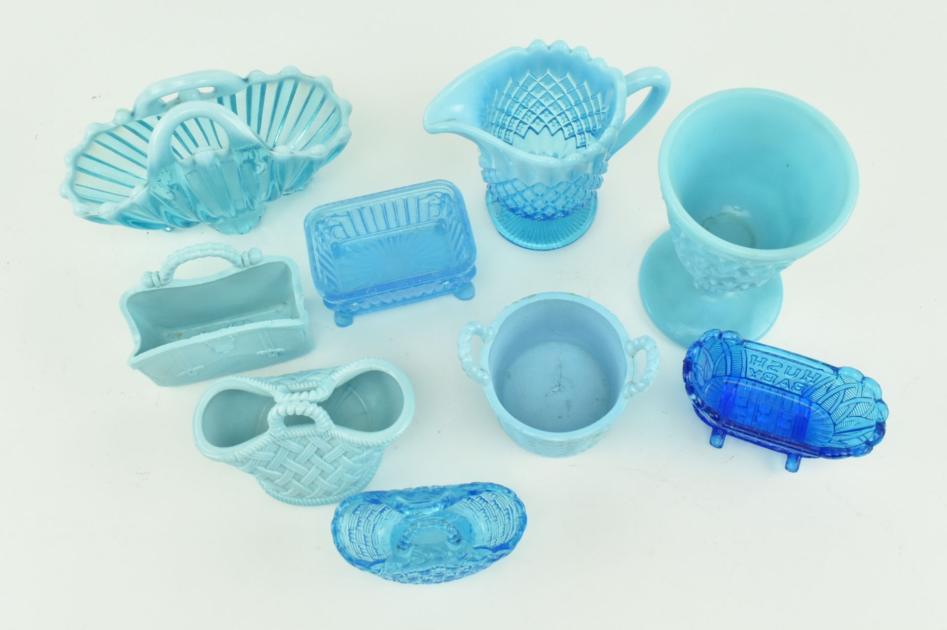 COLLECTION OF VICTORIAN & LATER BLUE PRESSED GLASS ITEMS - Bild 6 aus 7