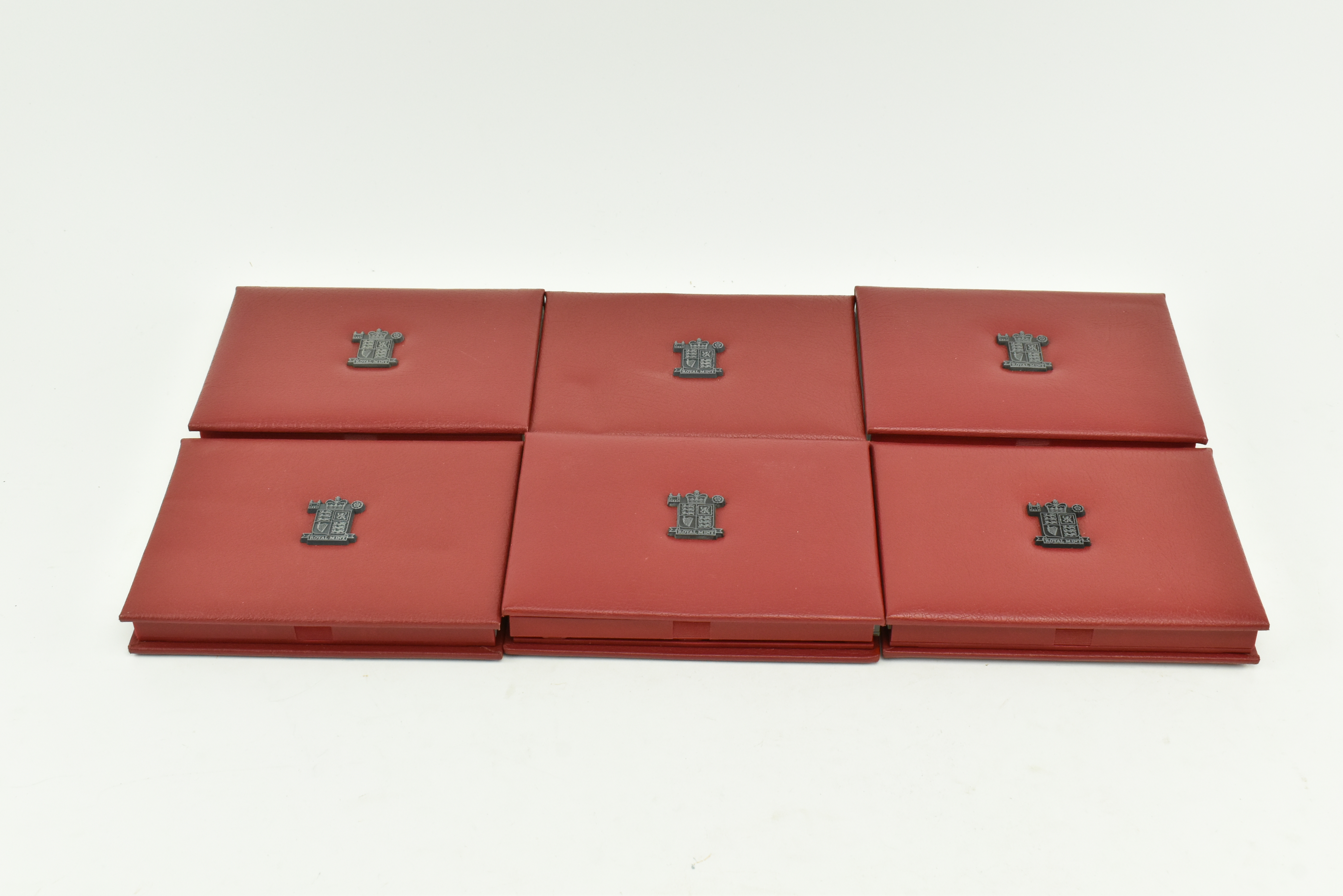 SIX UNITED KINGDOM DELUXE COIN PROOF SETS, 1999-2004 - Bild 8 aus 8