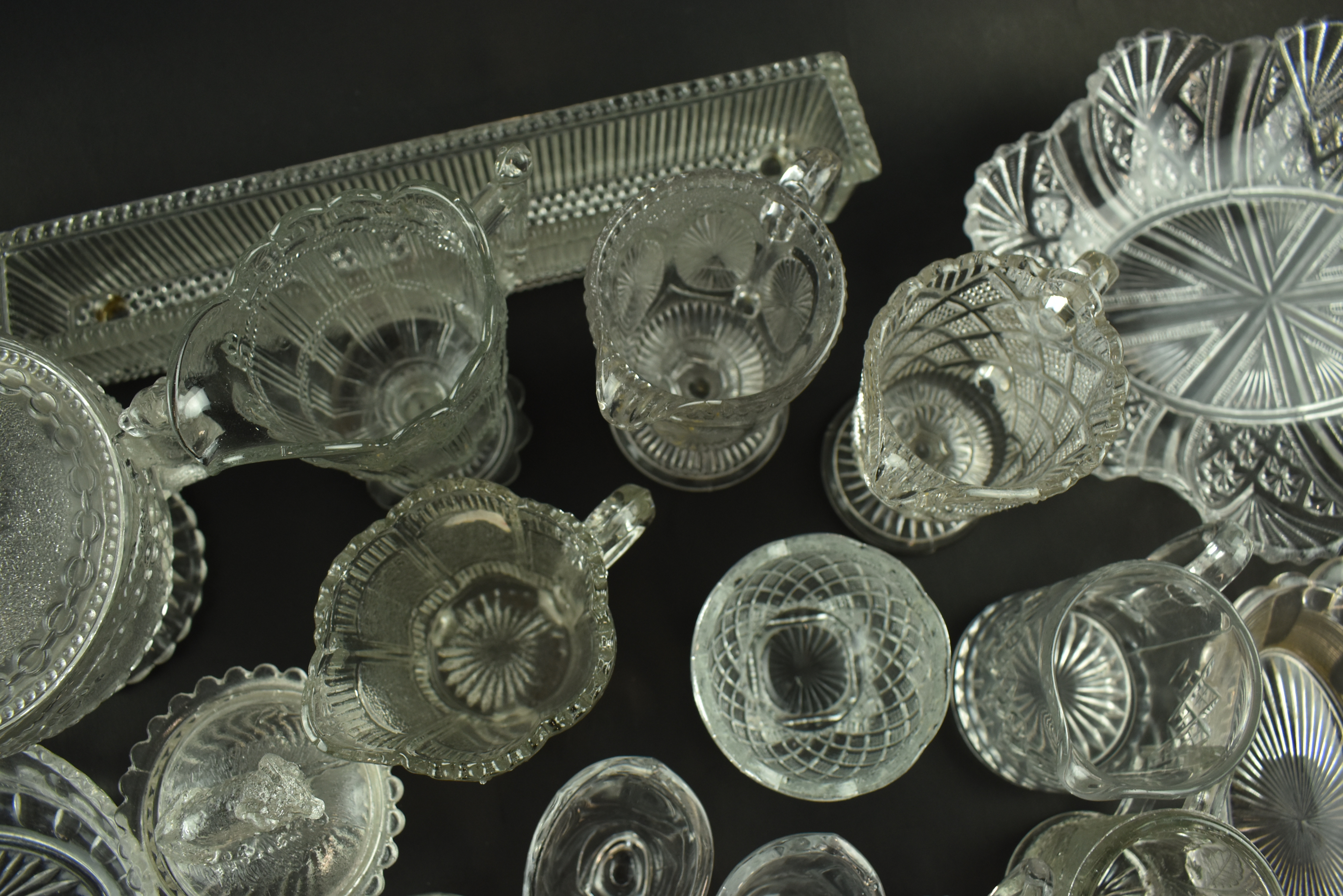 COLLECTION OF VICTORIAN & LATER PRESSED GLASS - Image 9 of 14