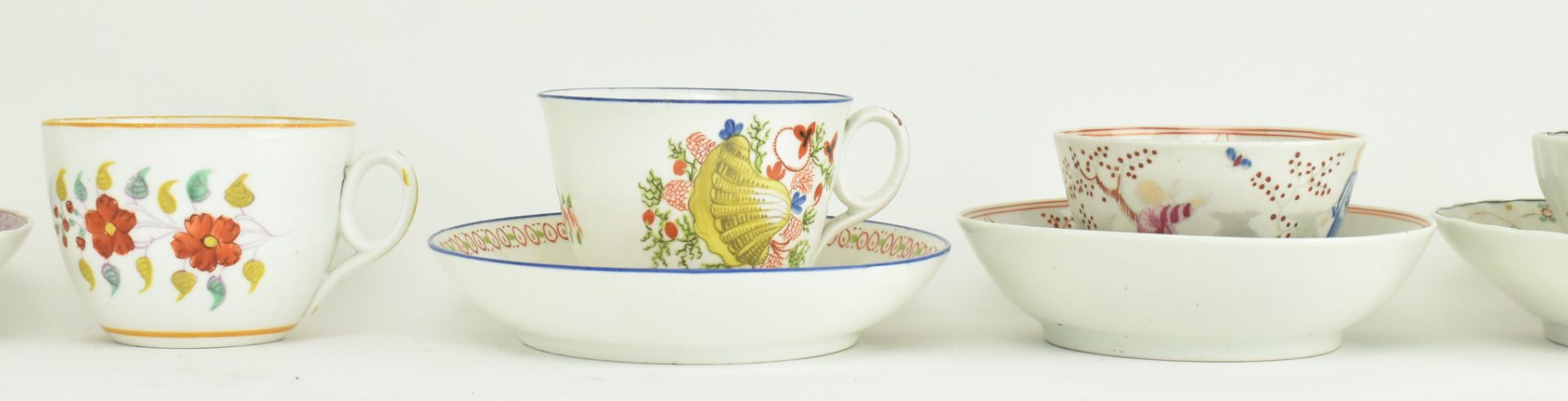 GROUP OF 18TH CENTURY NEWHALL PORCELAIN CUPS AND SAUCERS - Image 4 of 7
