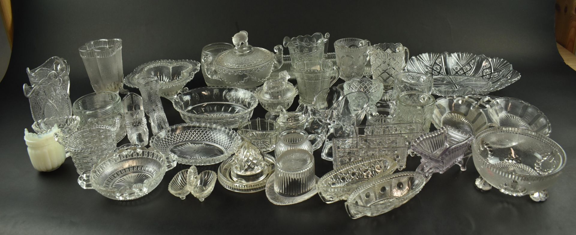 COLLECTION OF VICTORIAN & LATER PRESSED GLASS - Bild 2 aus 14