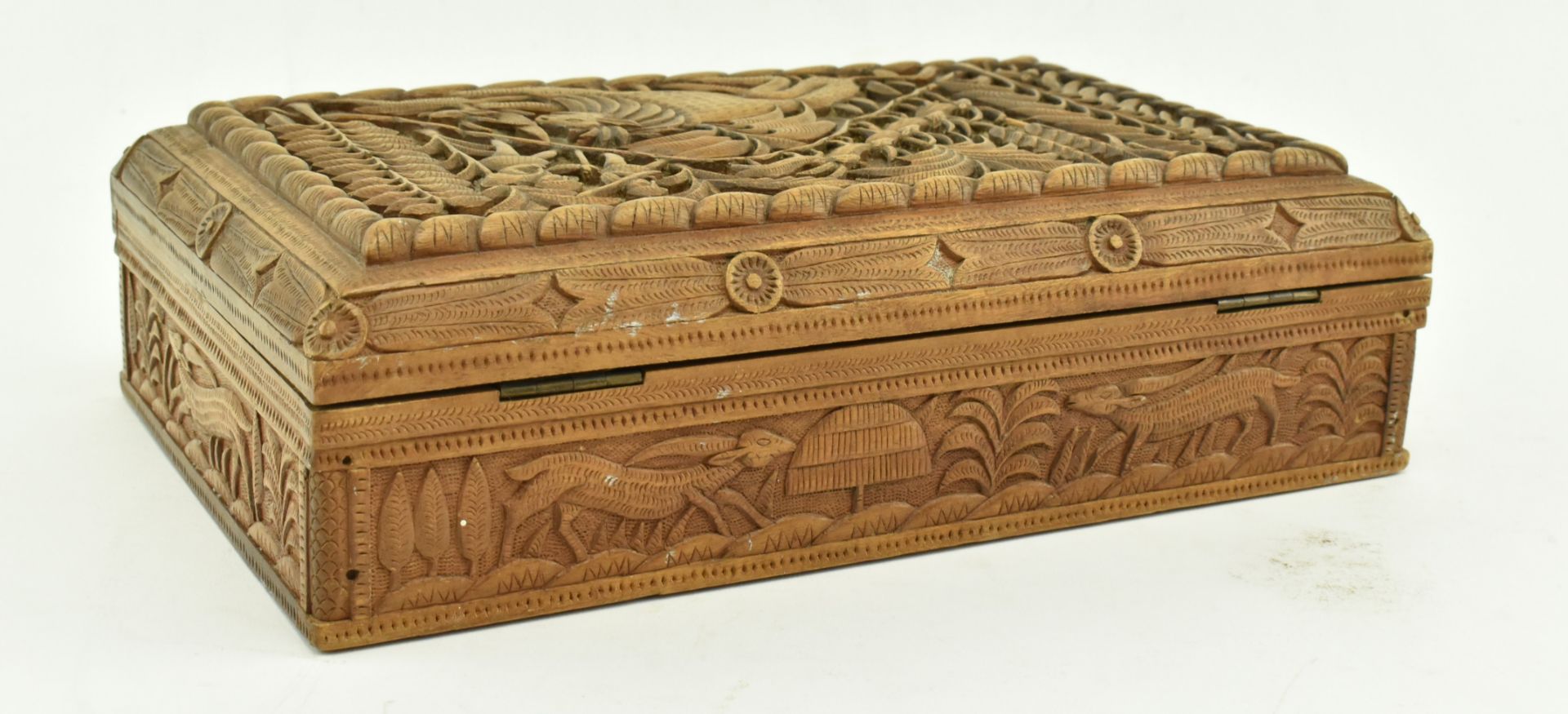 TWO HAND CARVED WOODEN BOXES - Bild 4 aus 10