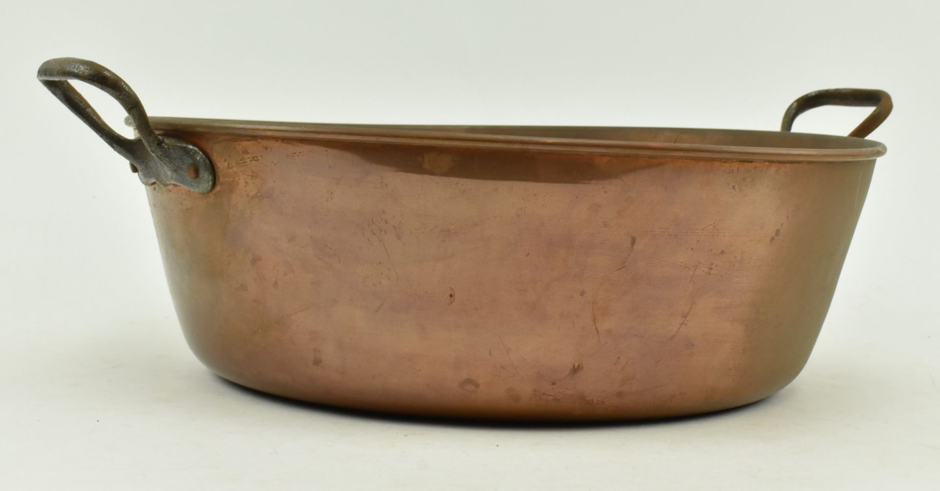 EARLY 20TH CENTURY COPPER TWIN HANDLED PAN