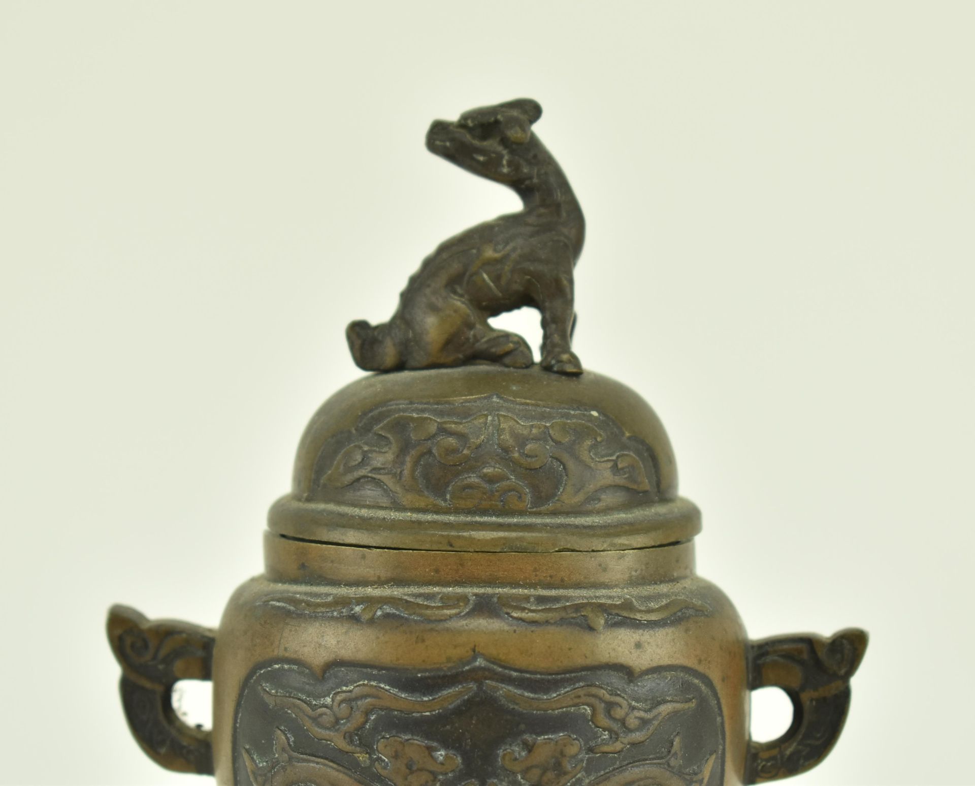 EARLY 20TH CENTURY JAPANESE TRIPOD DRAGON CENSER - Bild 3 aus 5