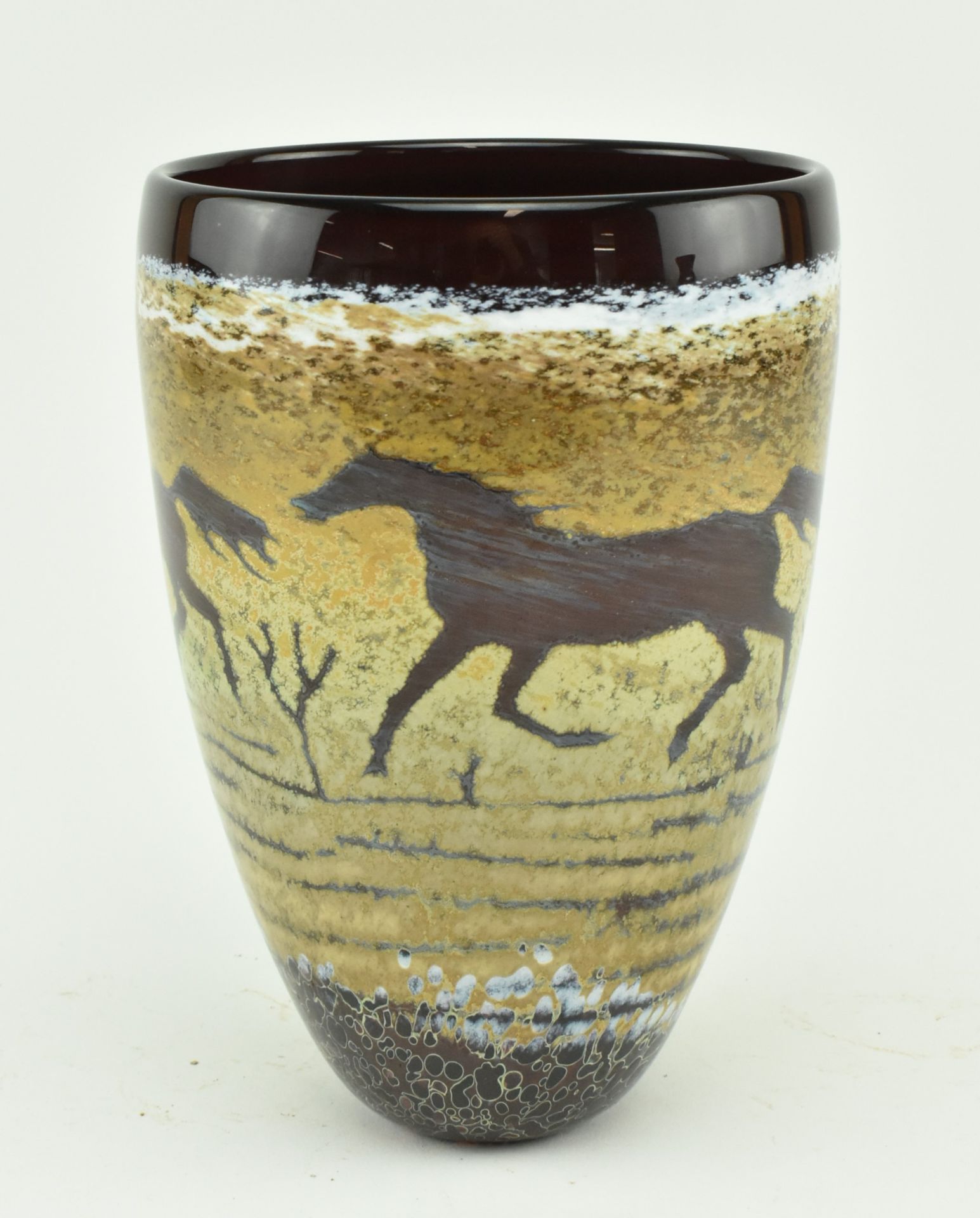 VINTAGE SIGNED STUDIO ART GLASS VASE WITH HORSE DESIGN - Image 3 of 5