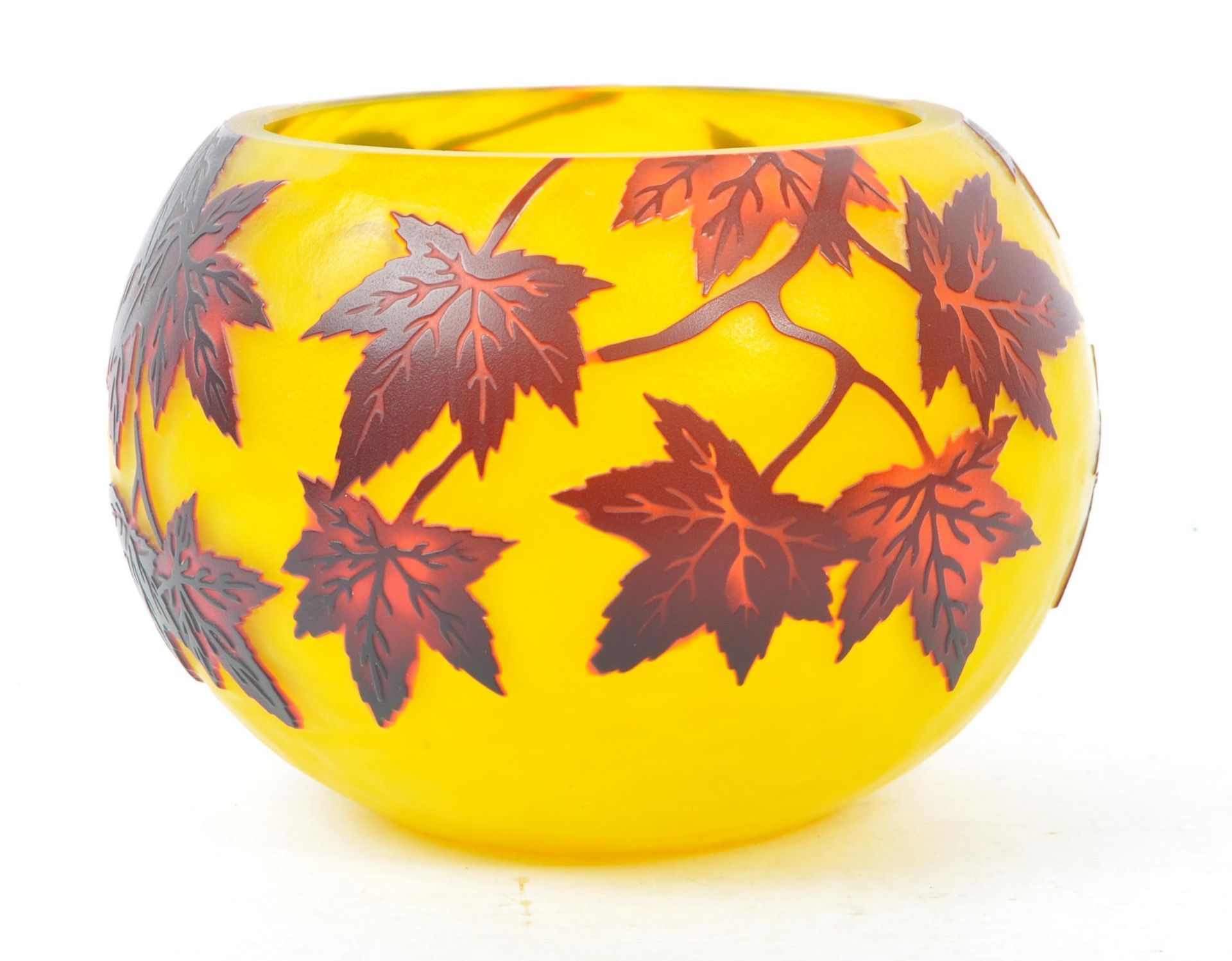 MANNER OF GALLE - 20TH CENTURY GLASS CAMEO VASE / BOWL - Image 3 of 6