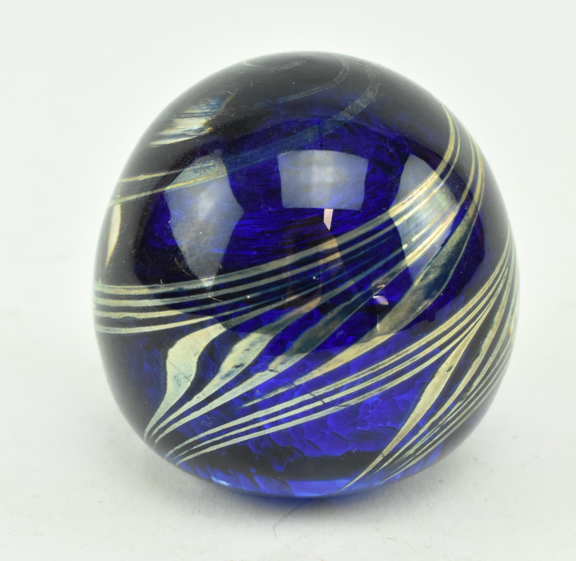 JOHN DITCHFIELD FOR GLASSFORM - 2 APPLE PAPERWEIGHTS & 1 OTHER - Image 2 of 10